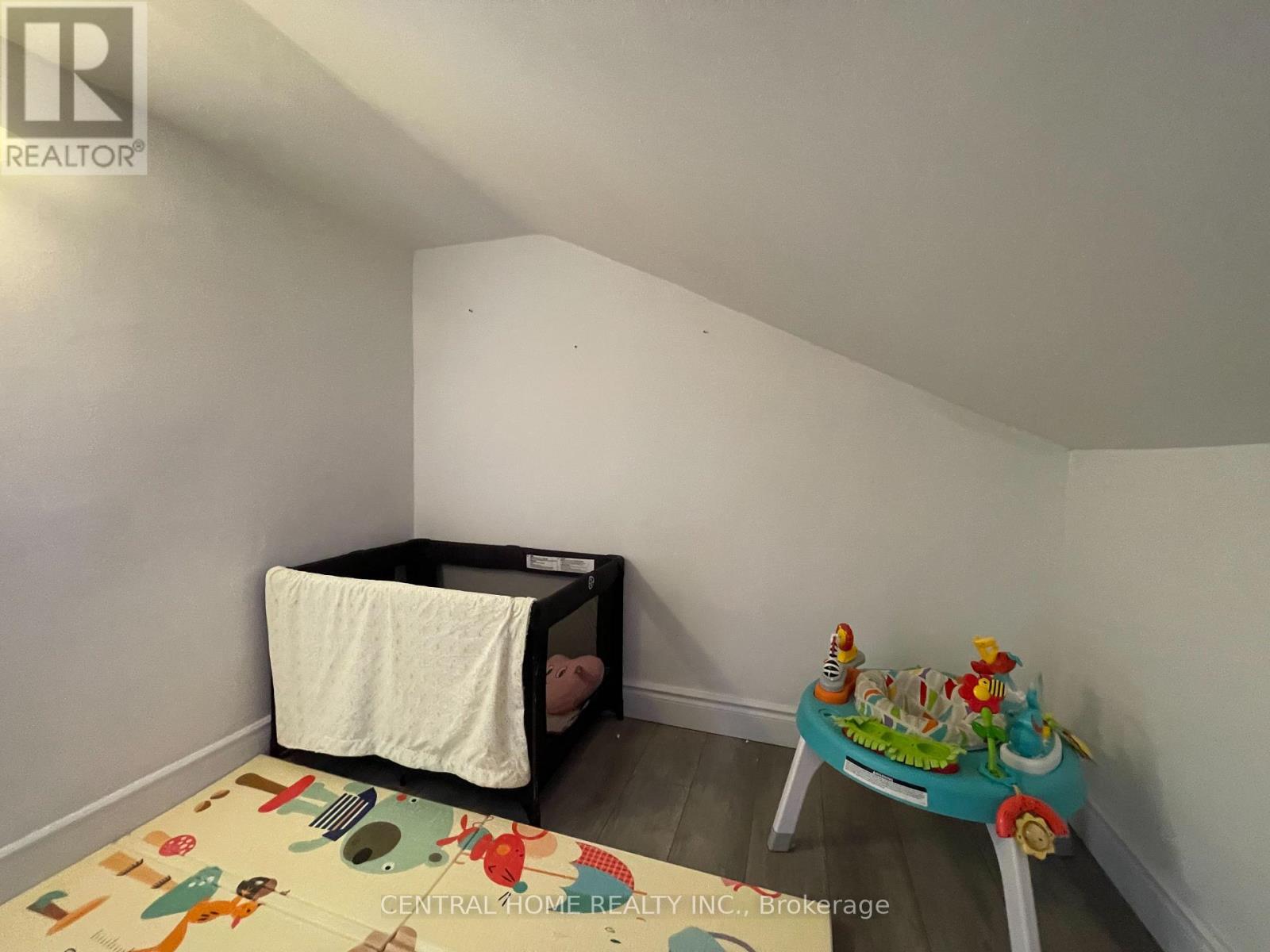 6068 Drummond Road, Niagara Falls, Ontario  L2G 4M2 - Photo 12 - X12052222