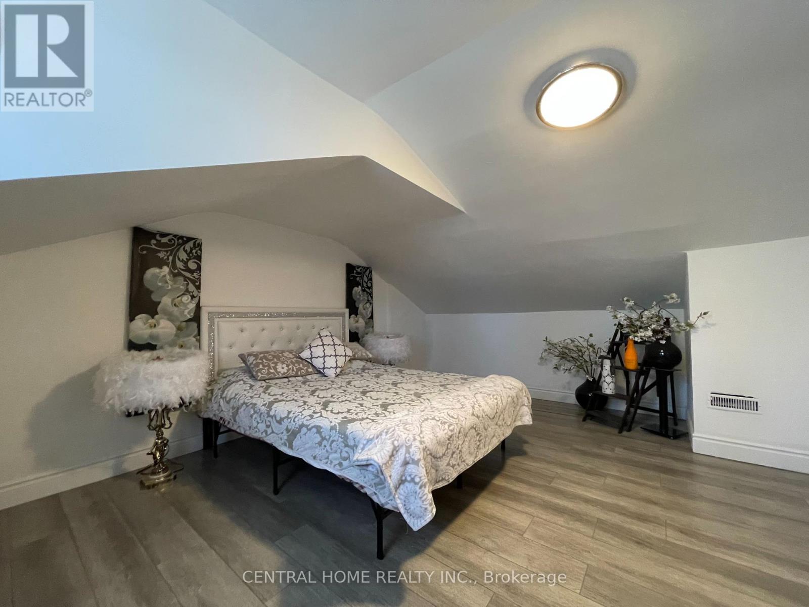6068 Drummond Road, Niagara Falls, Ontario  L2G 4M2 - Photo 14 - X12052222