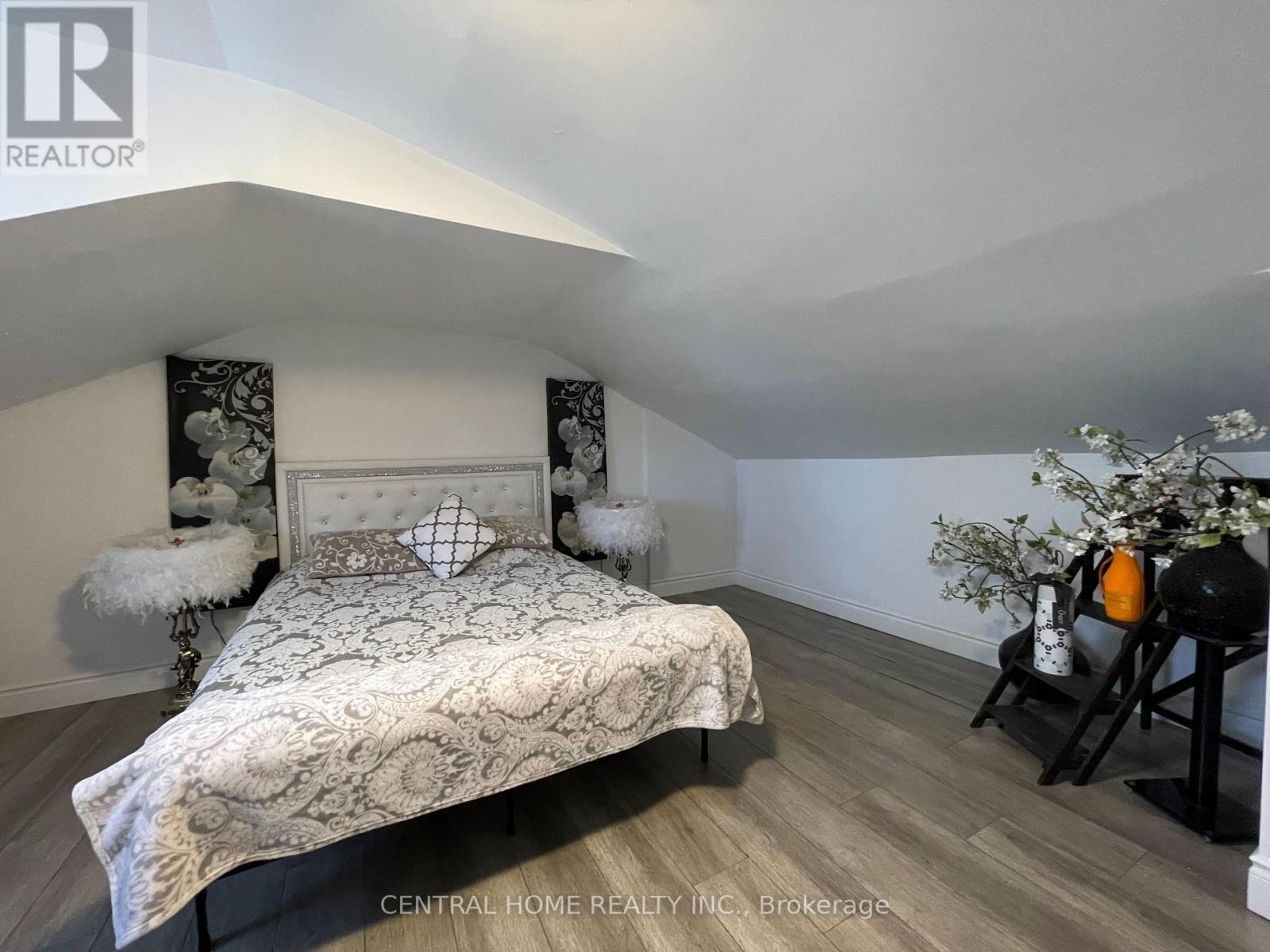 6068 Drummond Road, Niagara Falls, Ontario  L2G 4M2 - Photo 15 - X12052222