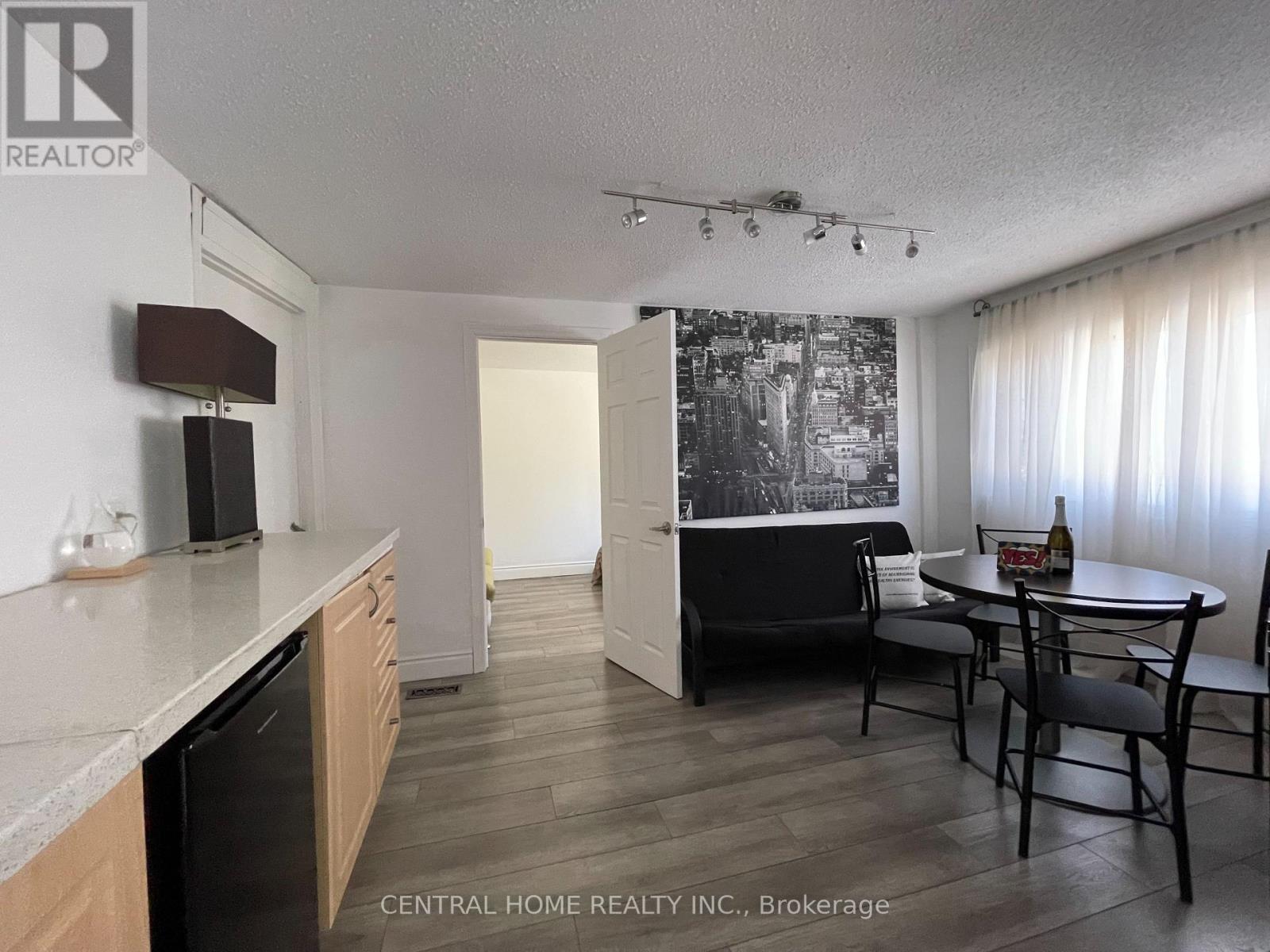 6068 Drummond Road, Niagara Falls, Ontario  L2G 4M2 - Photo 16 - X12052222