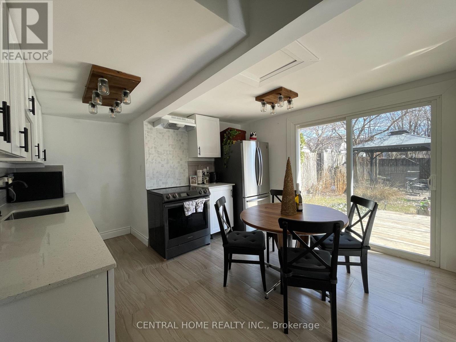 6068 Drummond Road, Niagara Falls, Ontario  L2G 4M2 - Photo 7 - X12052222