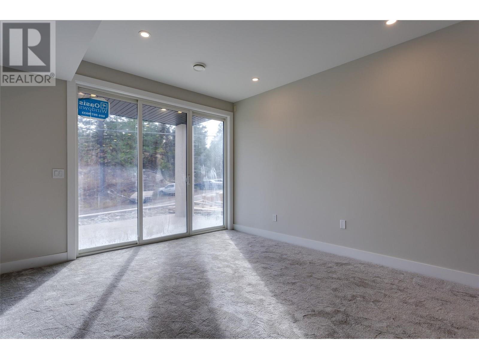 Property at 1675 HARBOUR VIEW Crescent image 2