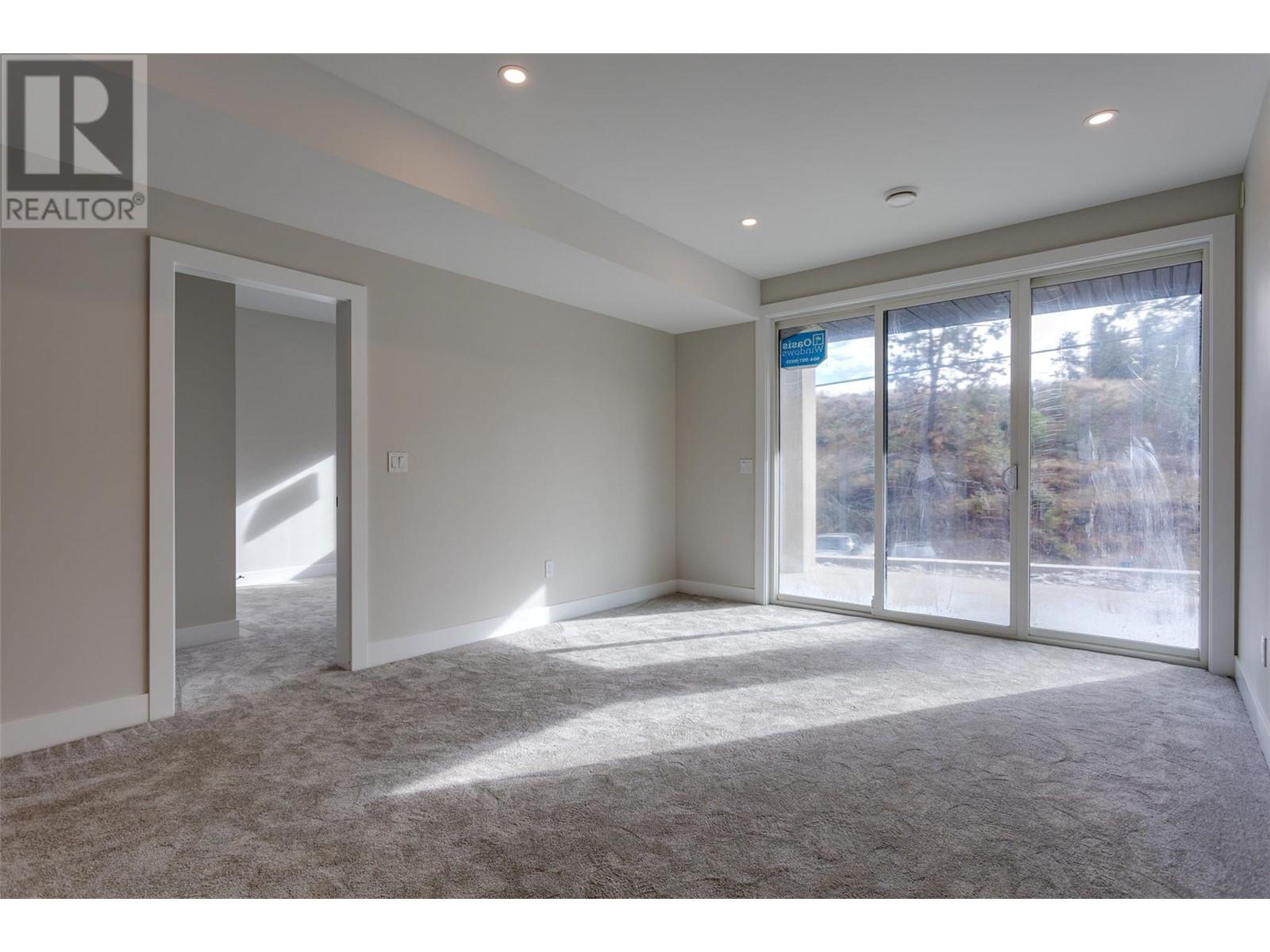 Property at 1675 HARBOUR VIEW Crescent image 1