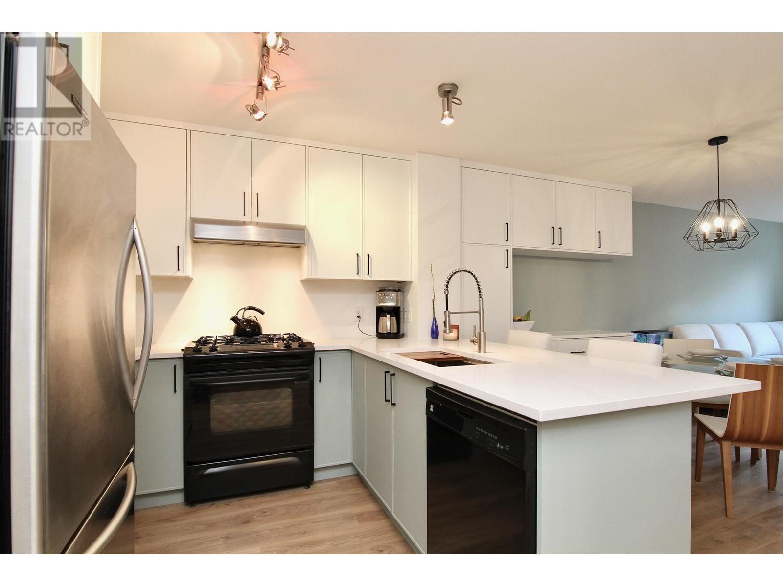317 700 Klahanie Drive, Port Moody, British Columbia  V3H 5L3 - Photo 3 - R2983993