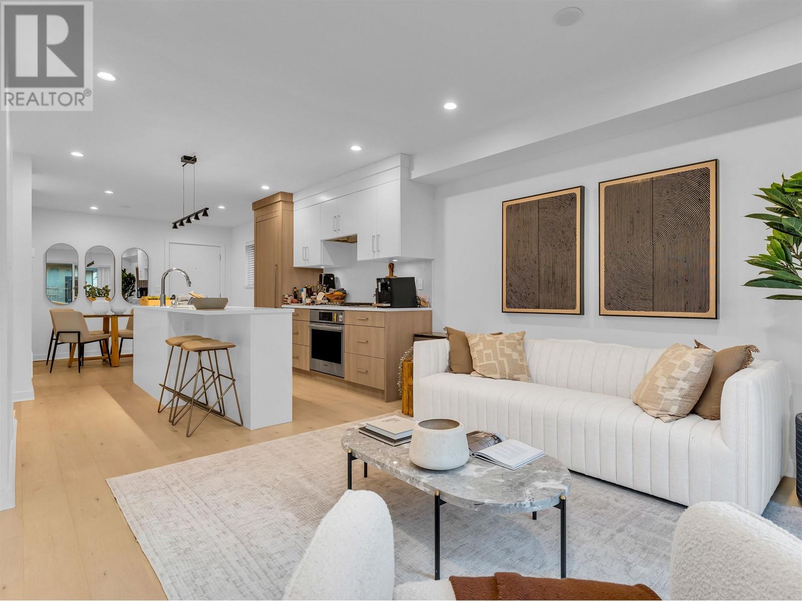 244 W 18th Street, North Vancouver, British Columbia  V5Y 2A7 - Photo 11 - R2983998