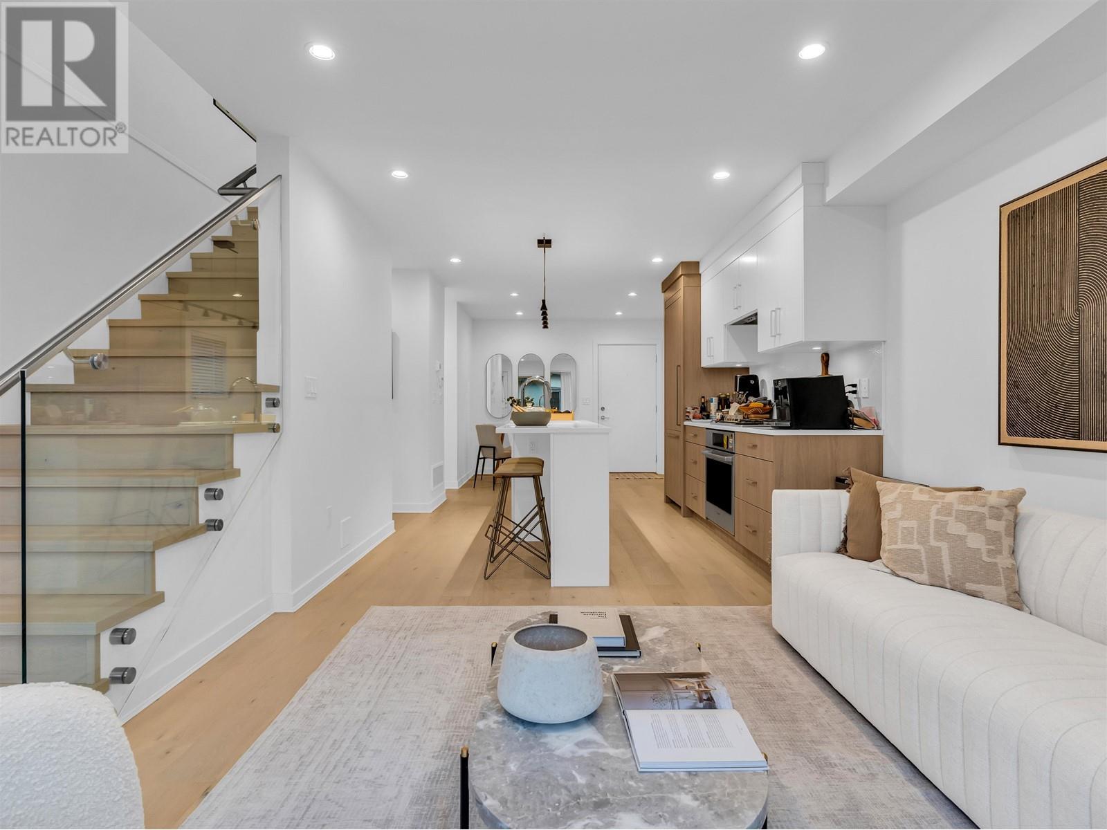 244 W 18th Street, North Vancouver, British Columbia  V5Y 2A7 - Photo 12 - R2983998