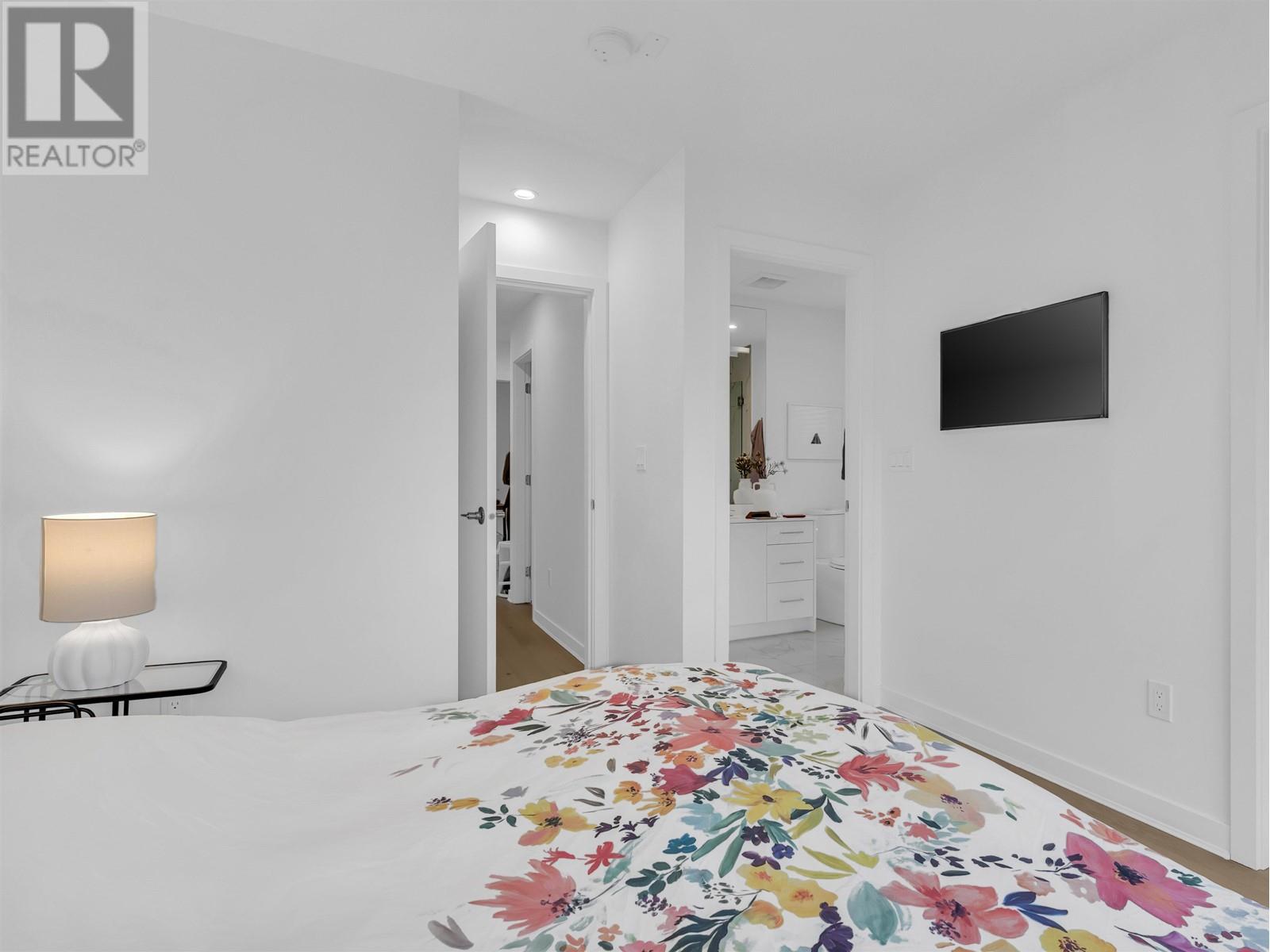 244 W 18th Street, North Vancouver, British Columbia  V5Y 2A7 - Photo 15 - R2983998