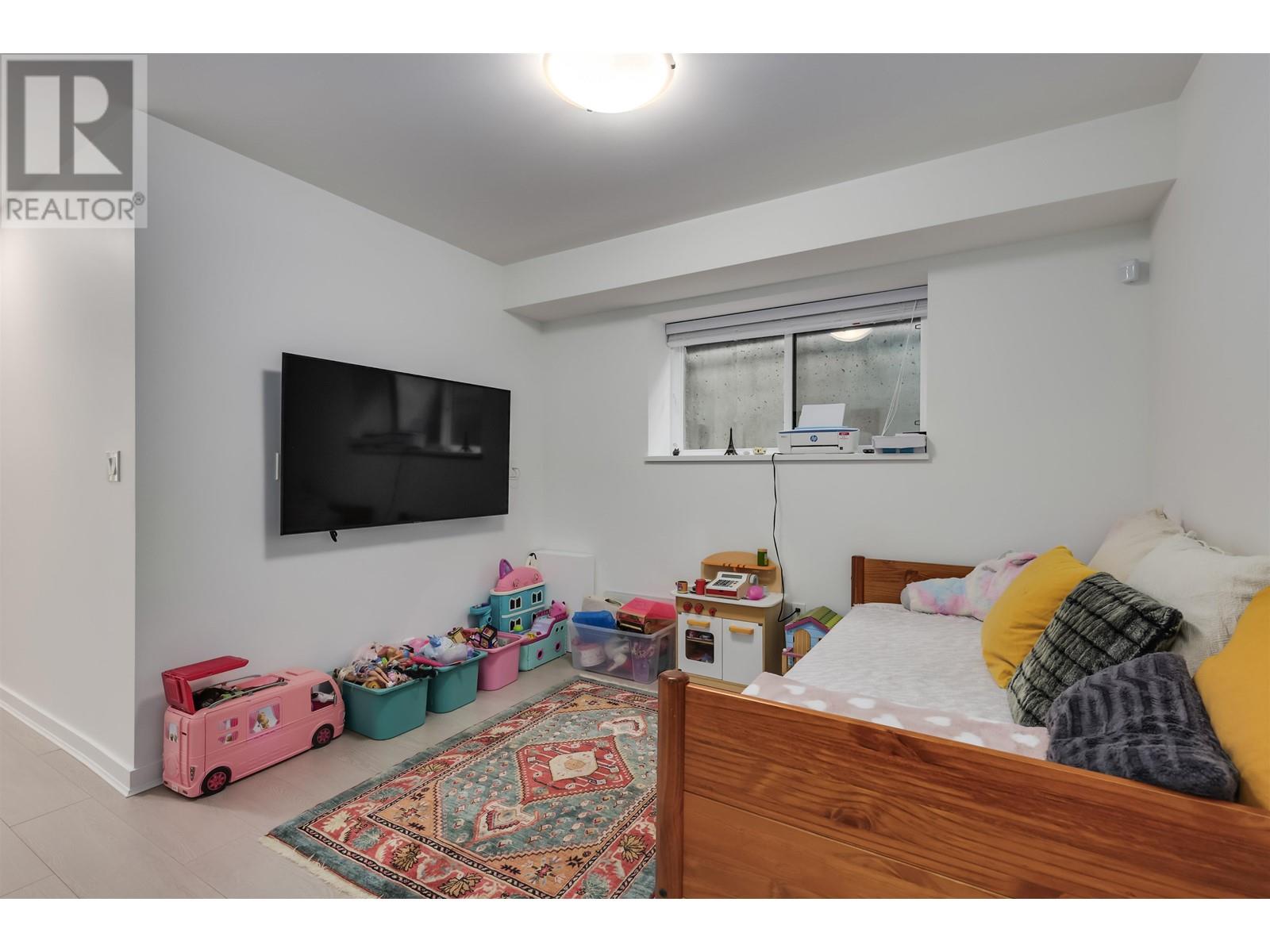 244 W 18th Street, North Vancouver, British Columbia  V5Y 2A7 - Photo 20 - R2983998