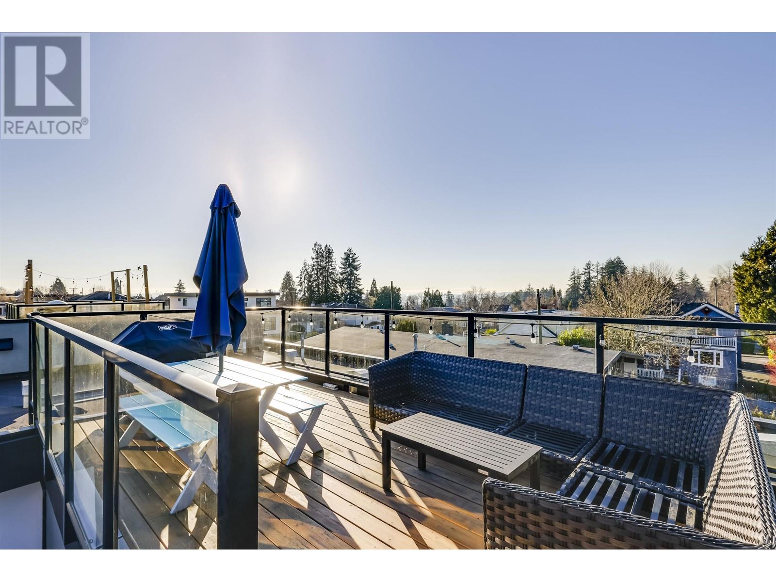 244 W 18th Street, North Vancouver, British Columbia  V5Y 2A7 - Photo 23 - R2983998