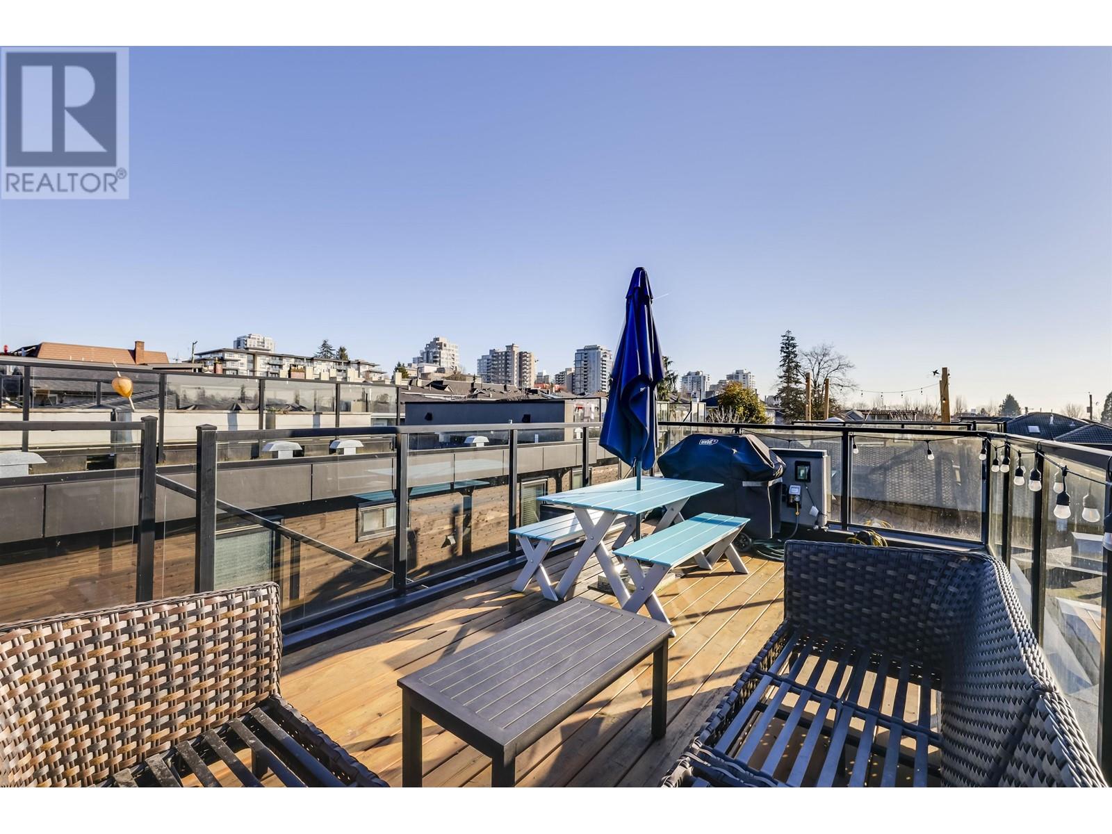 244 W 18th Street, North Vancouver, British Columbia  V5Y 2A7 - Photo 24 - R2983998