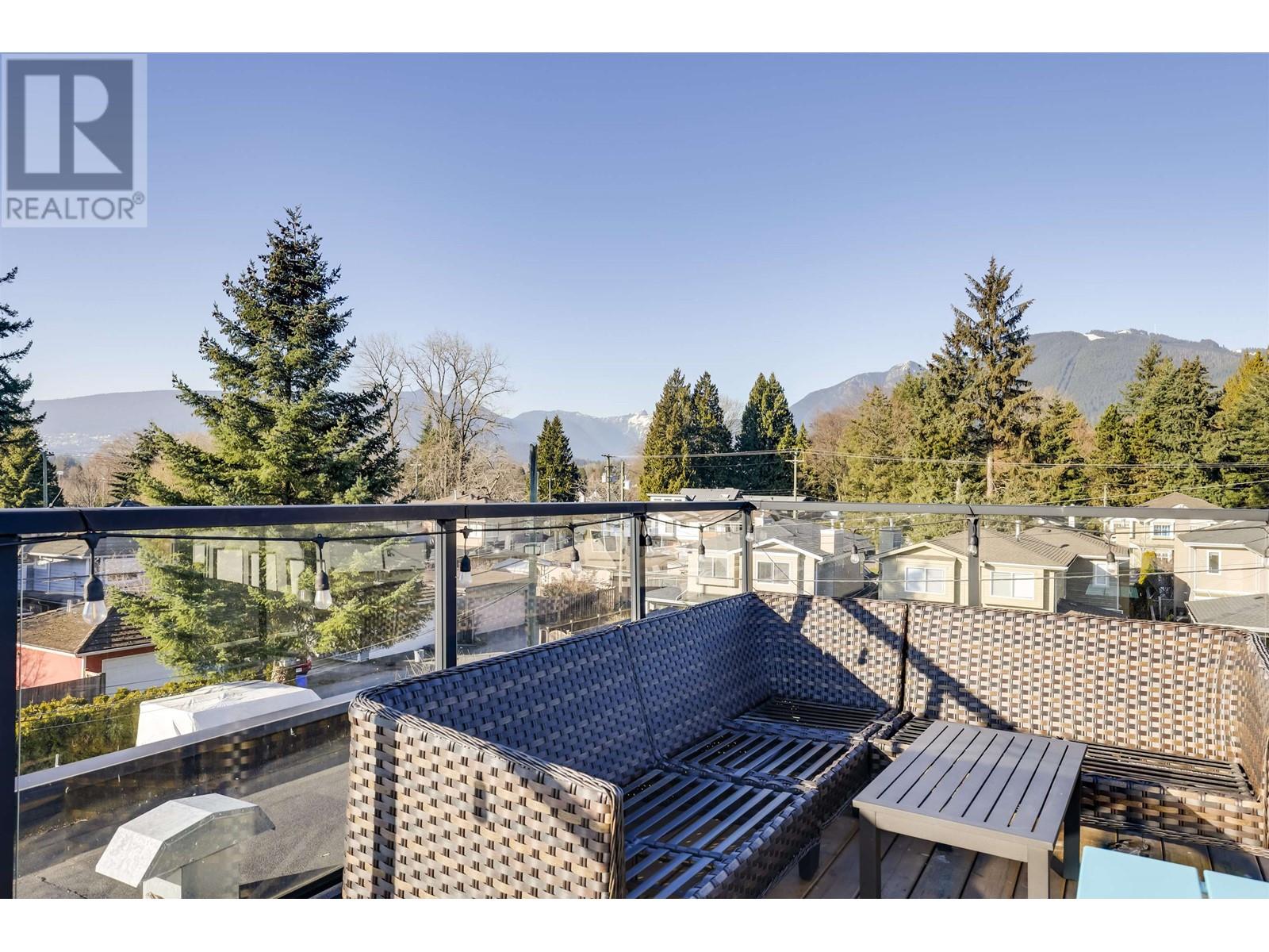 244 W 18th Street, North Vancouver, British Columbia  V5Y 2A7 - Photo 25 - R2983998