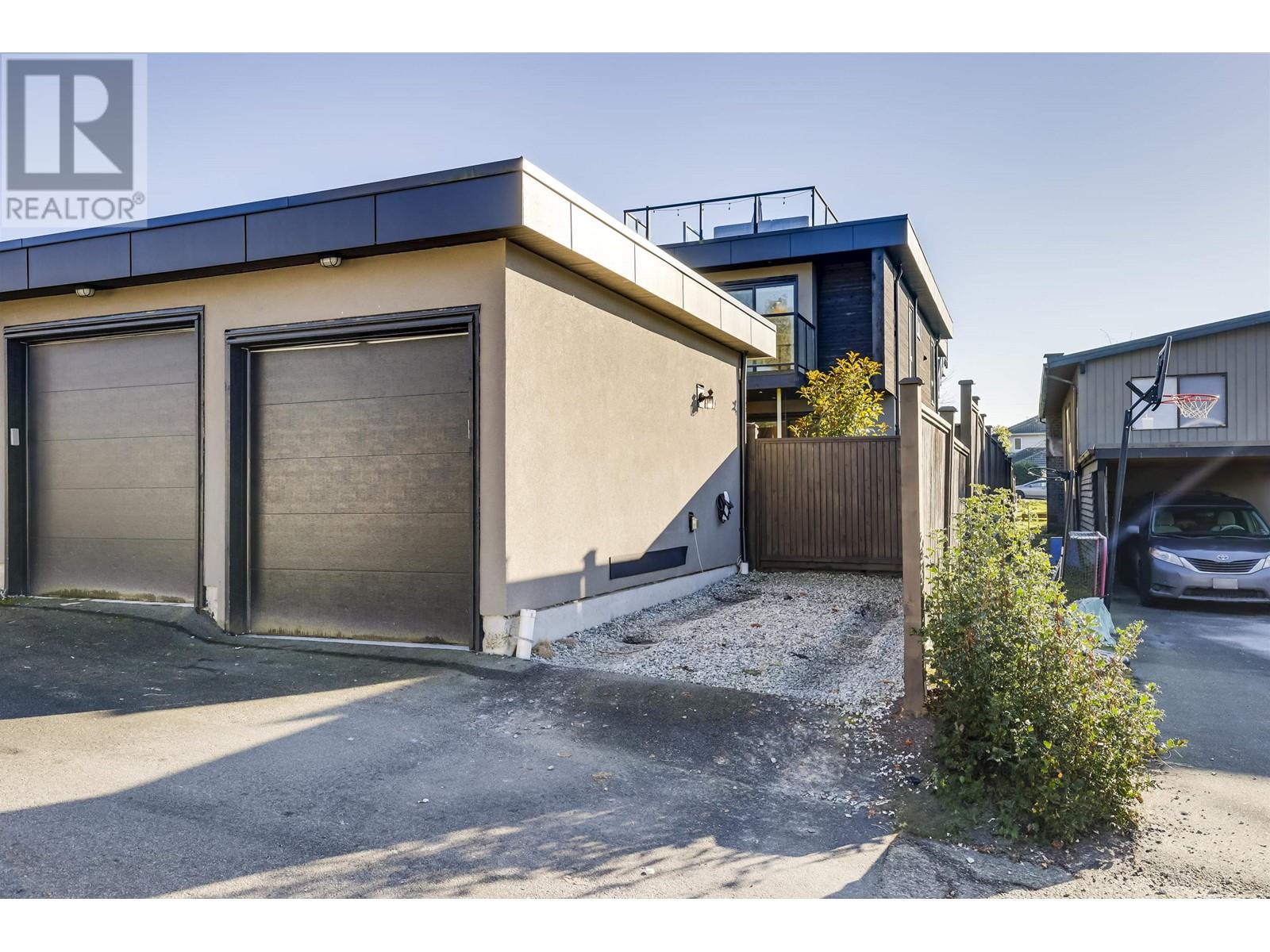 244 W 18th Street, North Vancouver, British Columbia  V5Y 2A7 - Photo 28 - R2983998