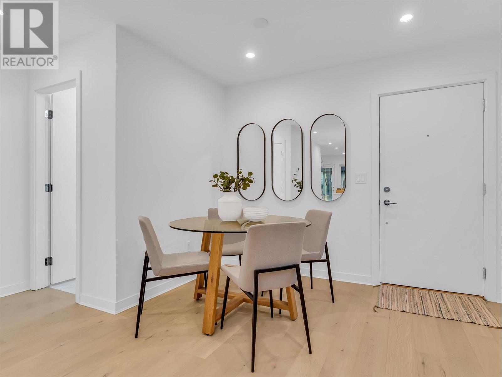 244 W 18th Street, North Vancouver, British Columbia  V5Y 2A7 - Photo 6 - R2983998