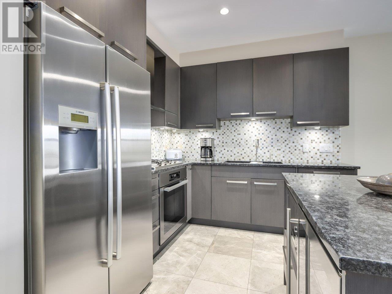 301 4570 Hastings Street, Burnaby, British Columbia  V5C 0E8 - Photo 11 - R2984002