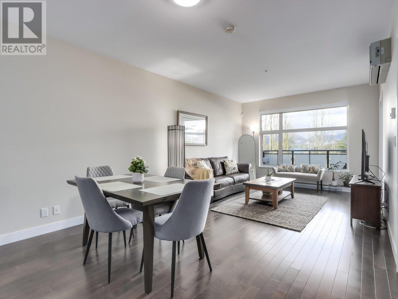 301 4570 Hastings Street, Burnaby, British Columbia  V5C 0E8 - Photo 2 - R2984002