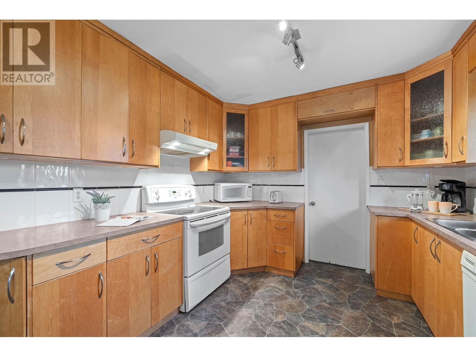 1234 Prairie Avenue, Port Coquitlam, British Columbia  V3B 1S8 - Photo 11 - R2984015