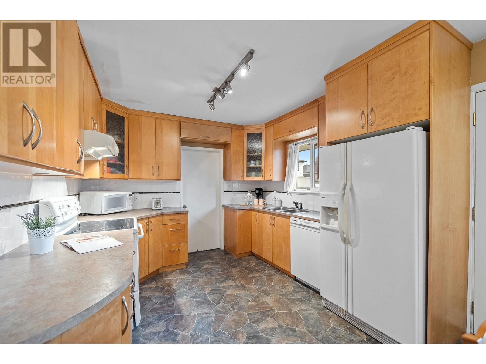 1234 Prairie Avenue, Port Coquitlam, British Columbia  V3B 1S8 - Photo 9 - R2984015