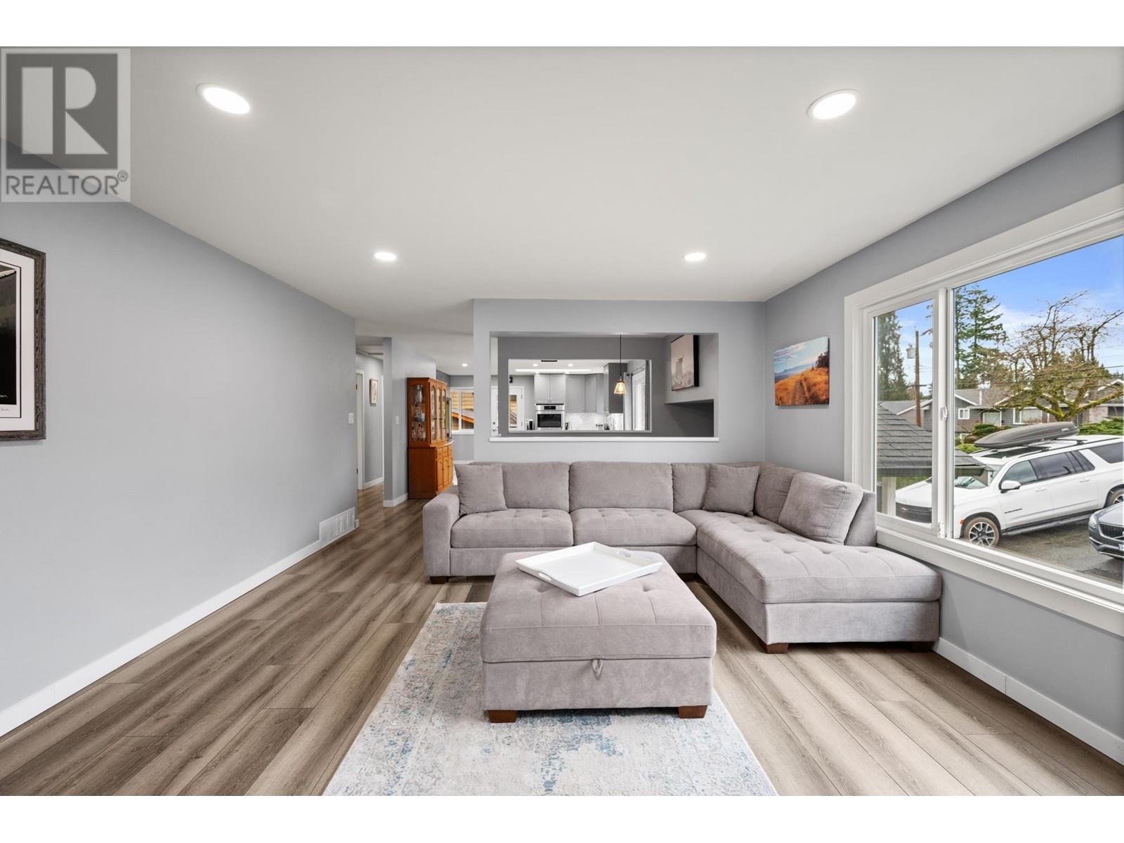 2416 Tolmie Avenue, Coquitlam, British Columbia  V3K 3E7 - Photo 5 - R2984043