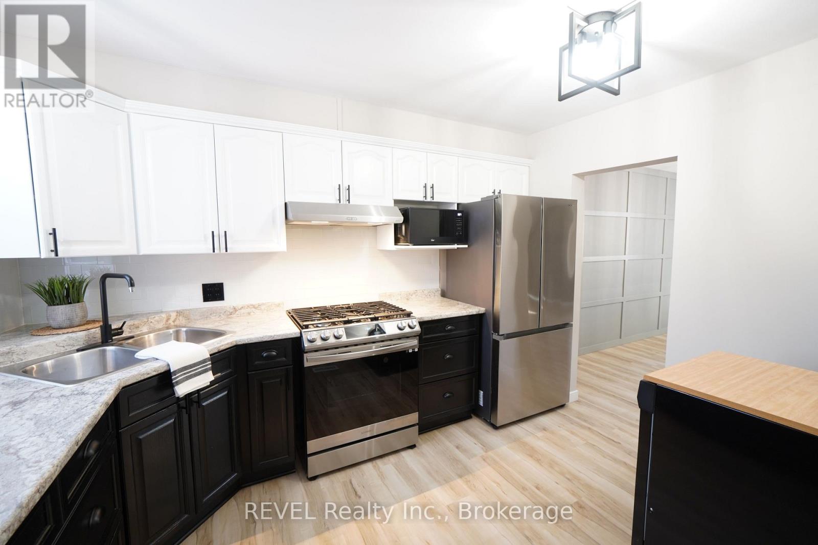 Property at 74 - 6453 COLBORNE STREET image 4