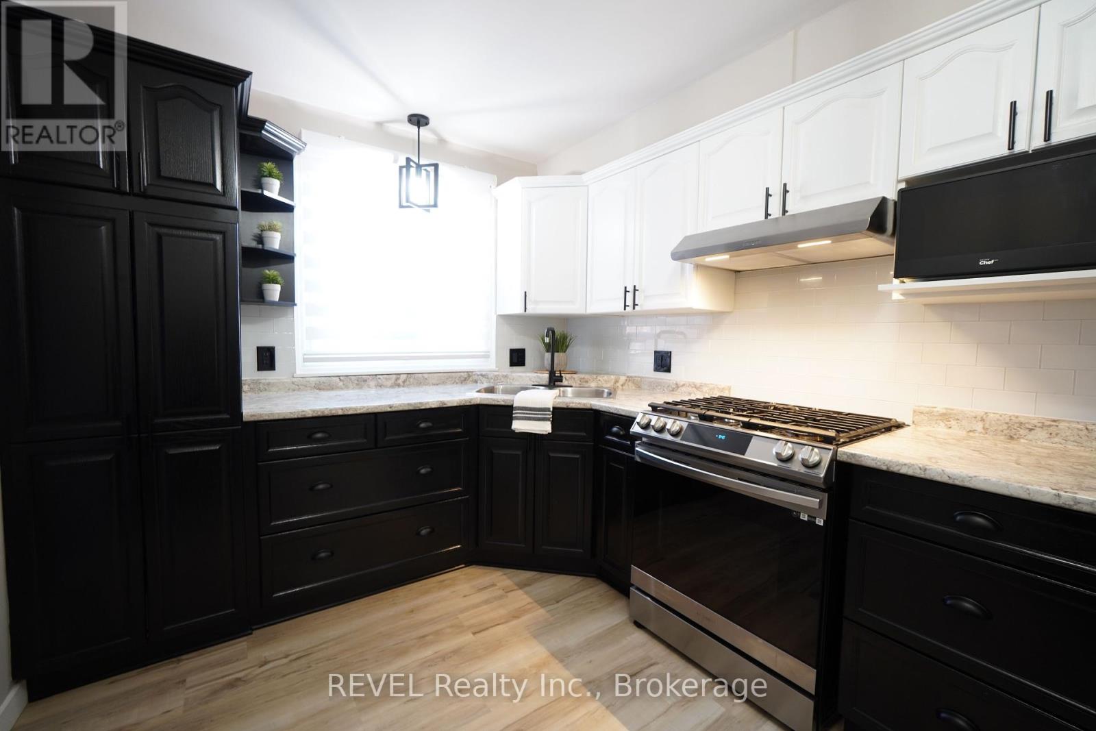 Property at 74 - 6453 COLBORNE STREET image 5