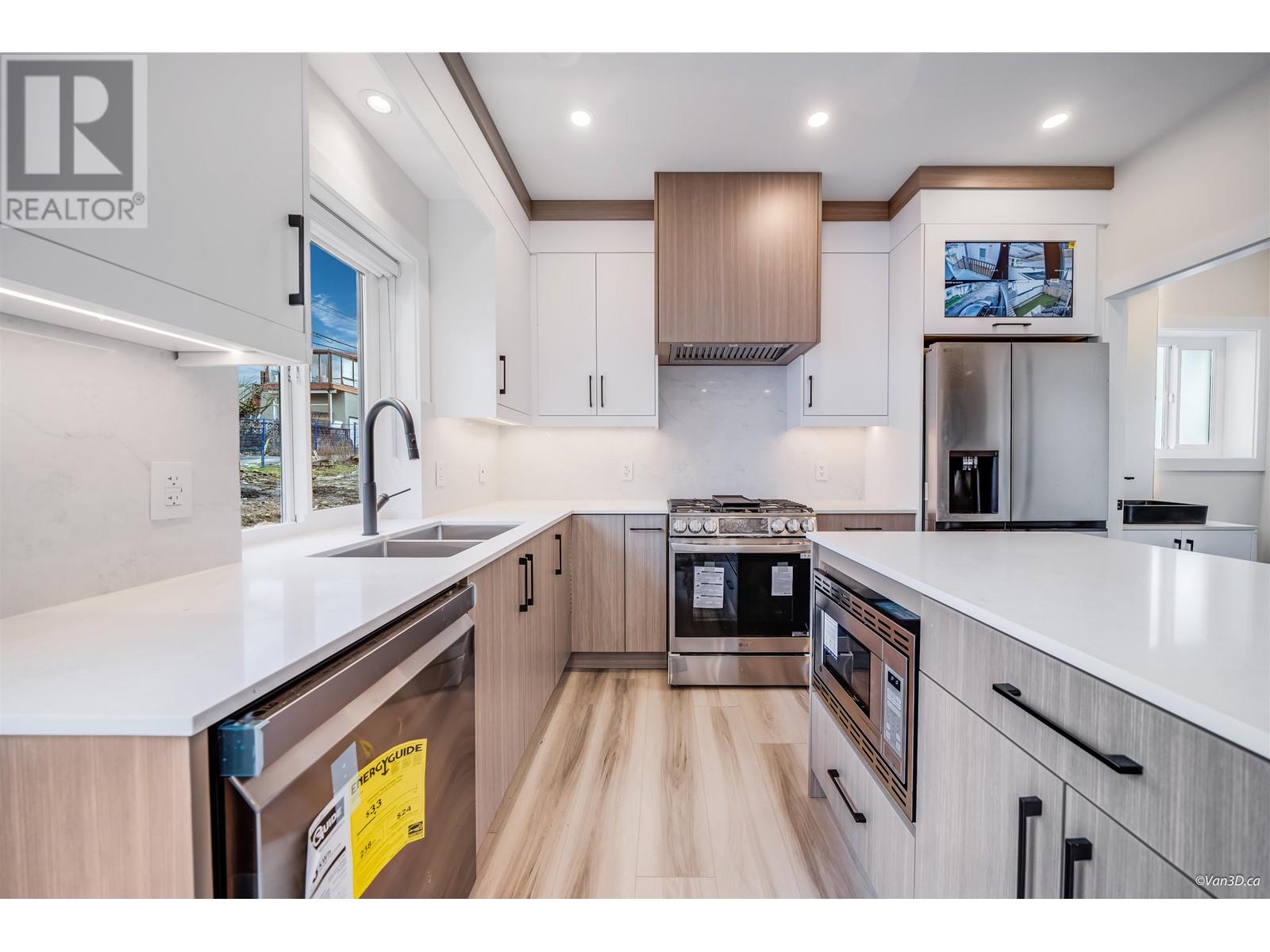 4318 Nanaimo Street, Vancouver, British Columbia  V5N 5J1 - Photo 8 - R2984028