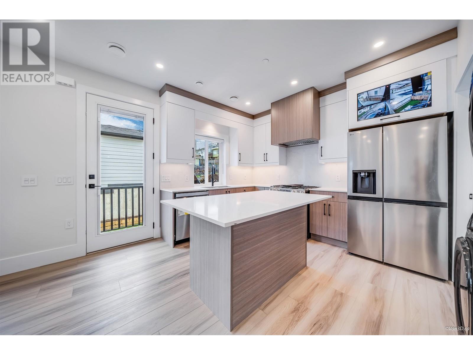 4318 Nanaimo Street, Vancouver, British Columbia  V5N 5J1 - Photo 10 - R2984028