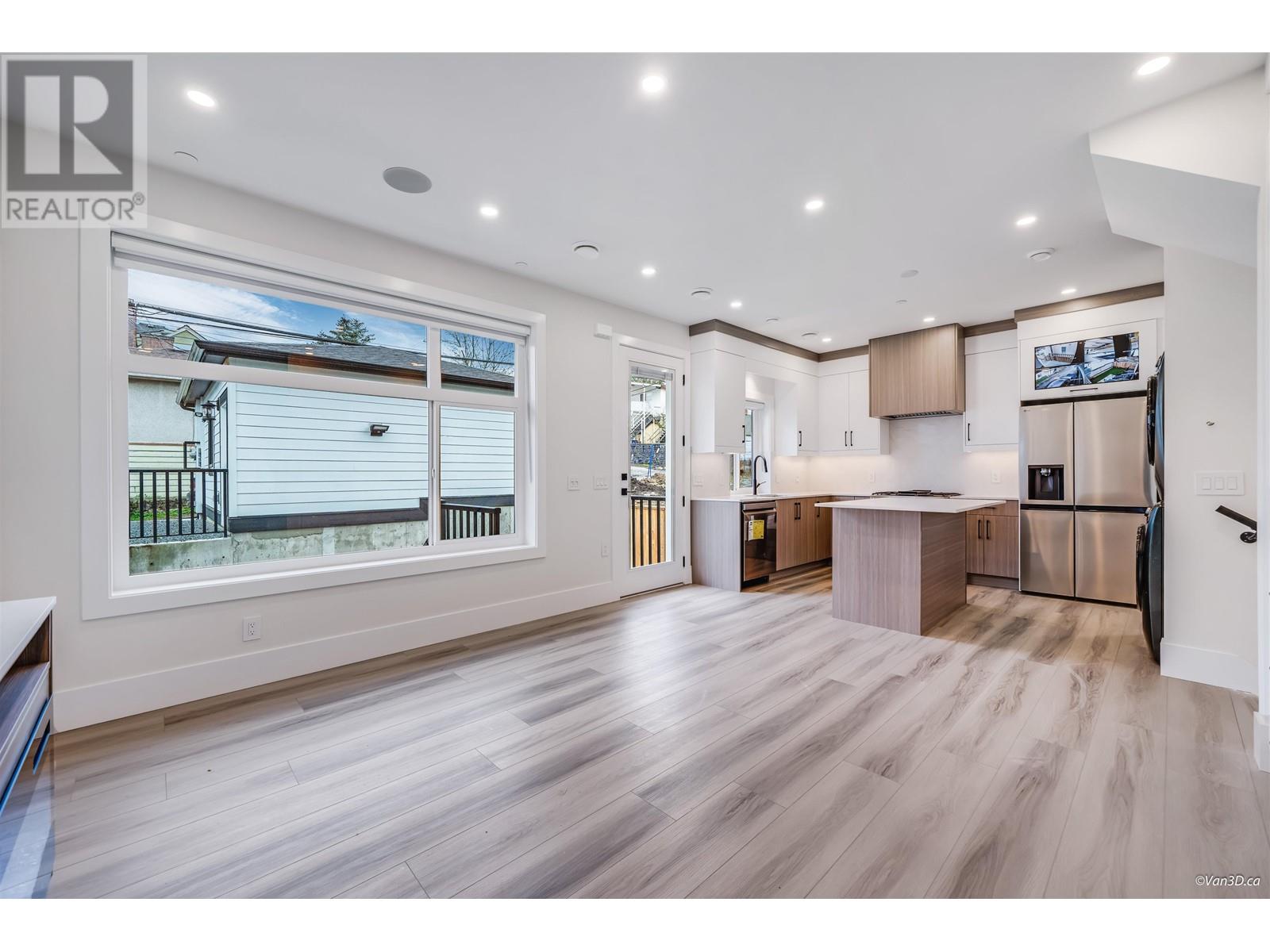 Property at 4318 NANAIMO STREET image 3
