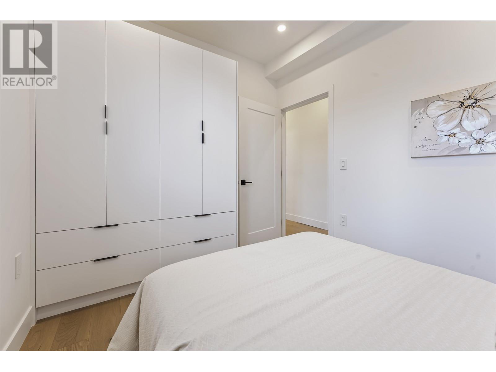 Listing Picture 26 of 38 : 2 1322 13TH AVENUE, Vancouver / 溫哥華 - 魯藝地產 Yvonne Lu Group - MLS Medallion Club Member