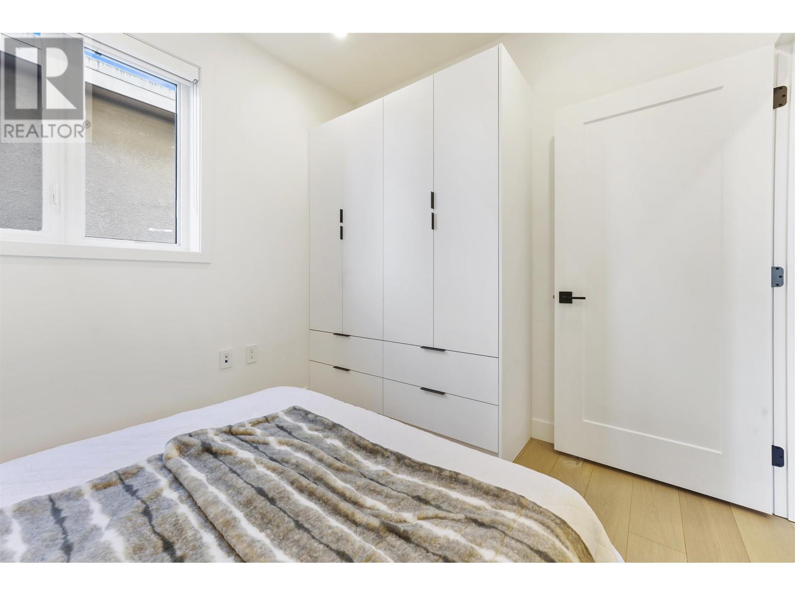 Listing Picture 24 of 38 : 2 1322 13TH AVENUE, Vancouver / 溫哥華 - 魯藝地產 Yvonne Lu Group - MLS Medallion Club Member