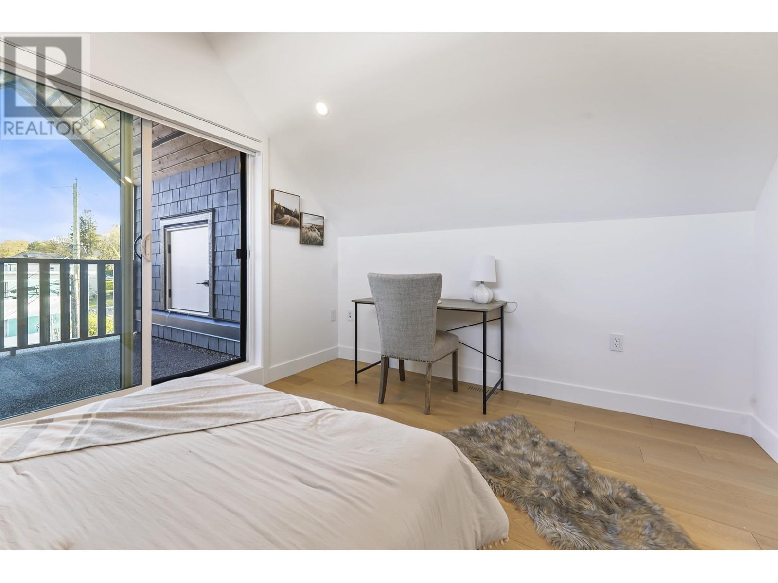 Listing Picture 29 of 38 : 2 1322 13TH AVENUE, Vancouver / 溫哥華 - 魯藝地產 Yvonne Lu Group - MLS Medallion Club Member