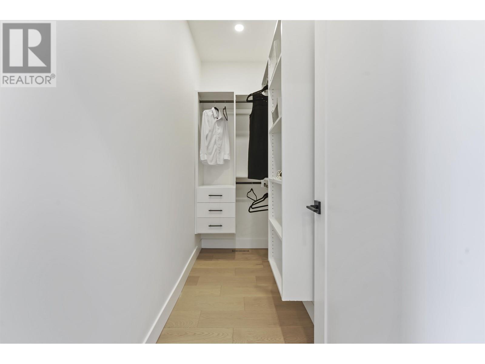 Listing Picture 20 of 38 : 2 1322 13TH AVENUE, Vancouver / 溫哥華 - 魯藝地產 Yvonne Lu Group - MLS Medallion Club Member