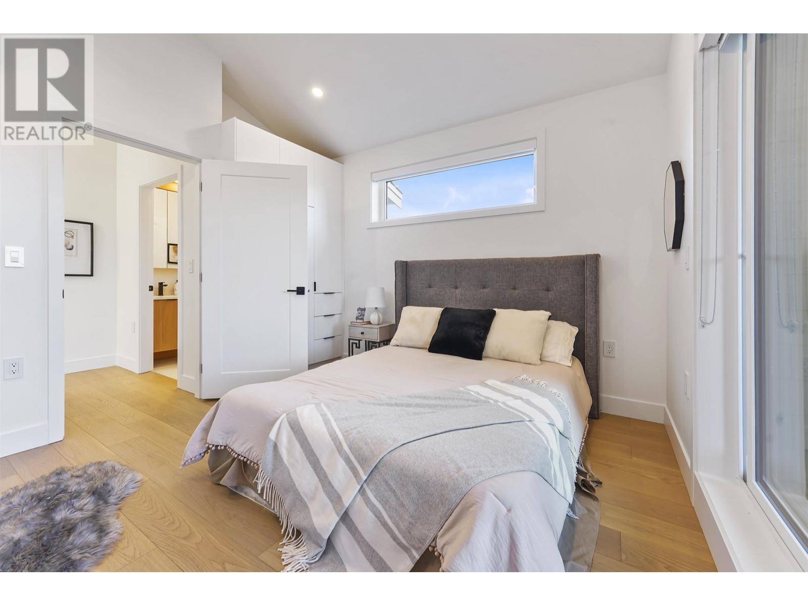 Listing Picture 28 of 38 : 2 1322 13TH AVENUE, Vancouver / 溫哥華 - 魯藝地產 Yvonne Lu Group - MLS Medallion Club Member