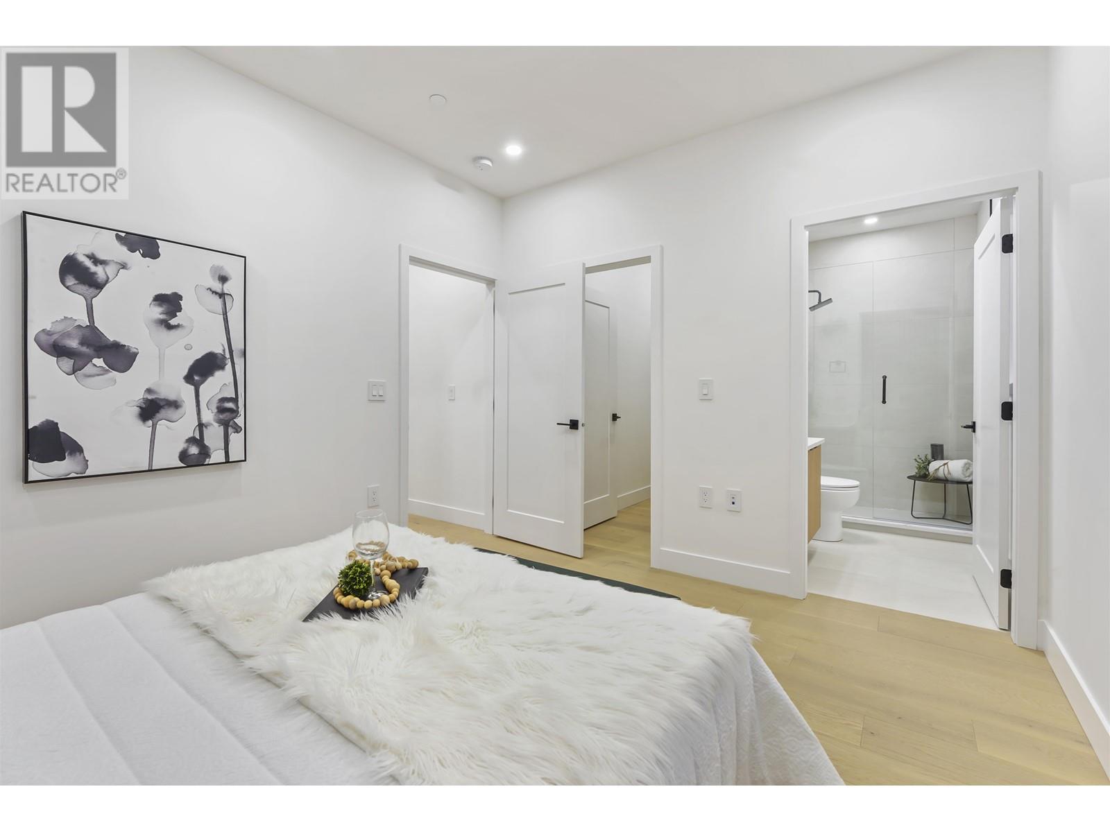 Listing Picture 18 of 35 : 1 1322 E 13TH AVENUE, Vancouver / 溫哥華 - 魯藝地產 Yvonne Lu Group - MLS Medallion Club Member