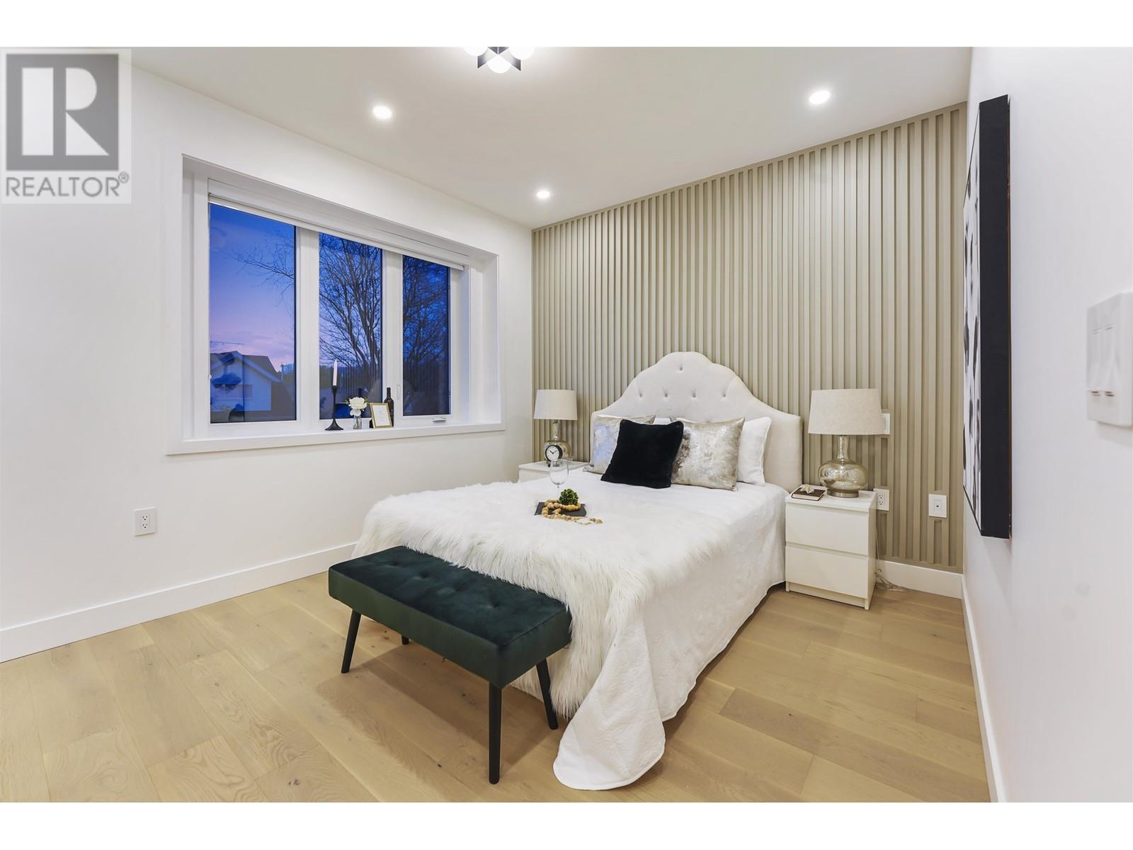 Listing Picture 16 of 35 : 1 1322 E 13TH AVENUE, Vancouver / 溫哥華 - 魯藝地產 Yvonne Lu Group - MLS Medallion Club Member