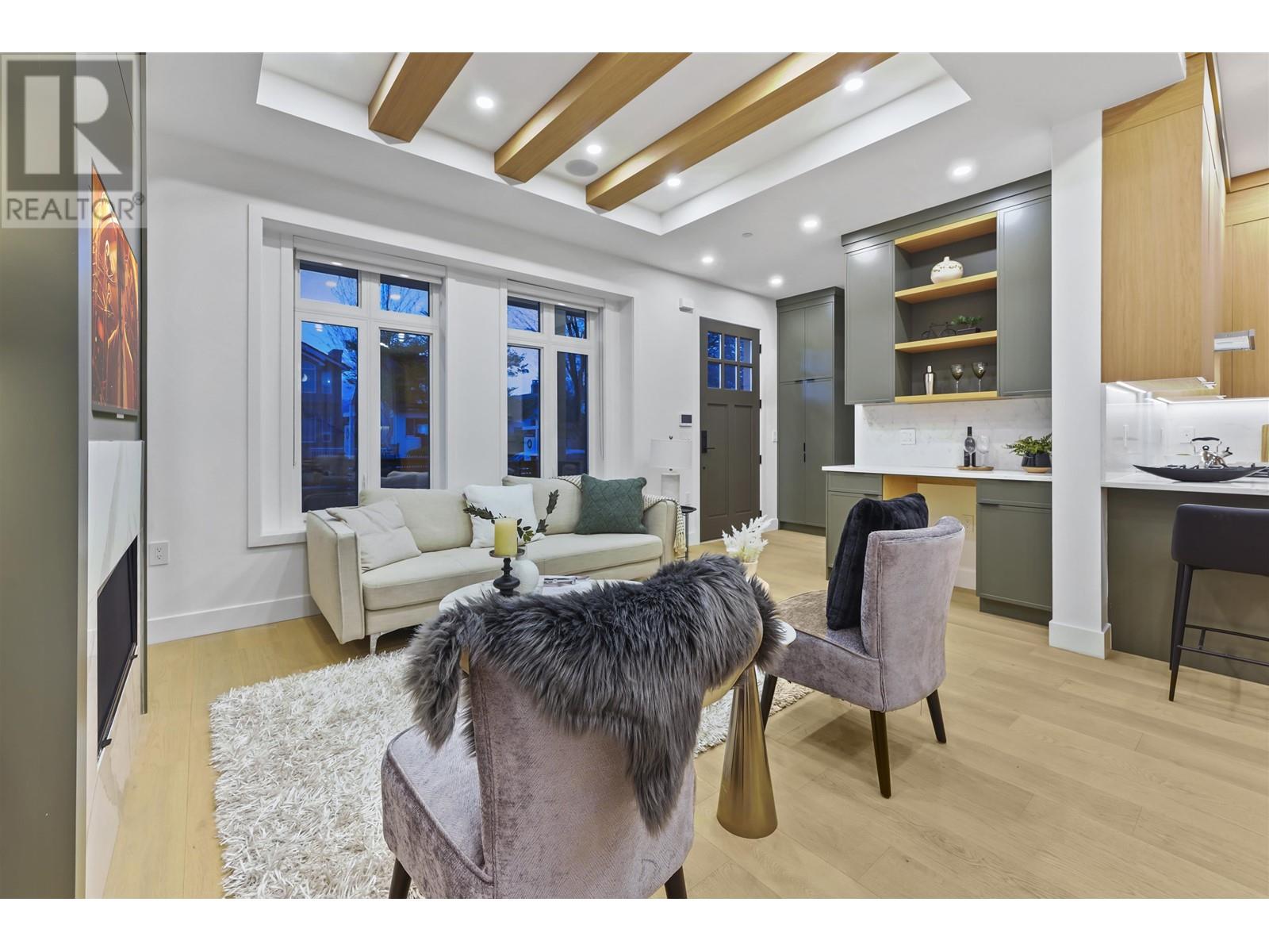 Listing Picture 5 of 35 : 1 1322 E 13TH AVENUE, Vancouver / 溫哥華 - 魯藝地產 Yvonne Lu Group - MLS Medallion Club Member