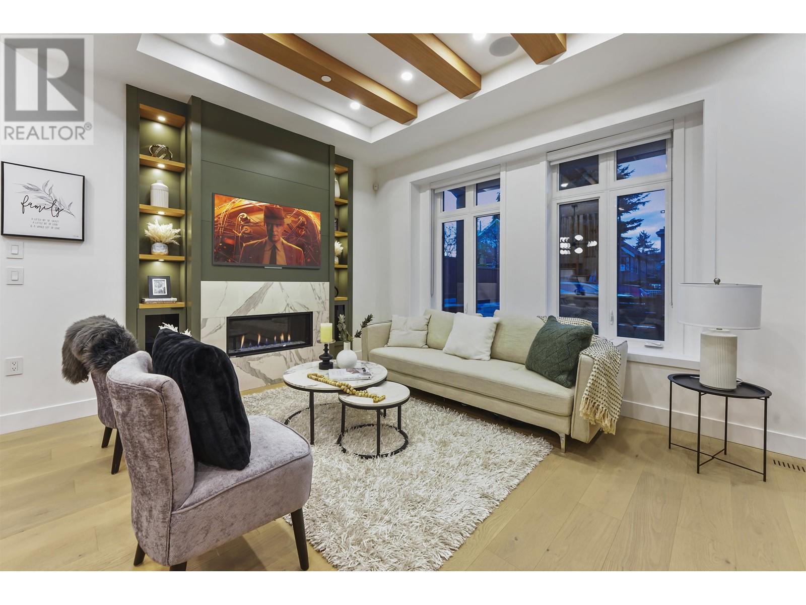 Listing Picture 3 of 35 : 1 1322 E 13TH AVENUE, Vancouver / 溫哥華 - 魯藝地產 Yvonne Lu Group - MLS Medallion Club Member