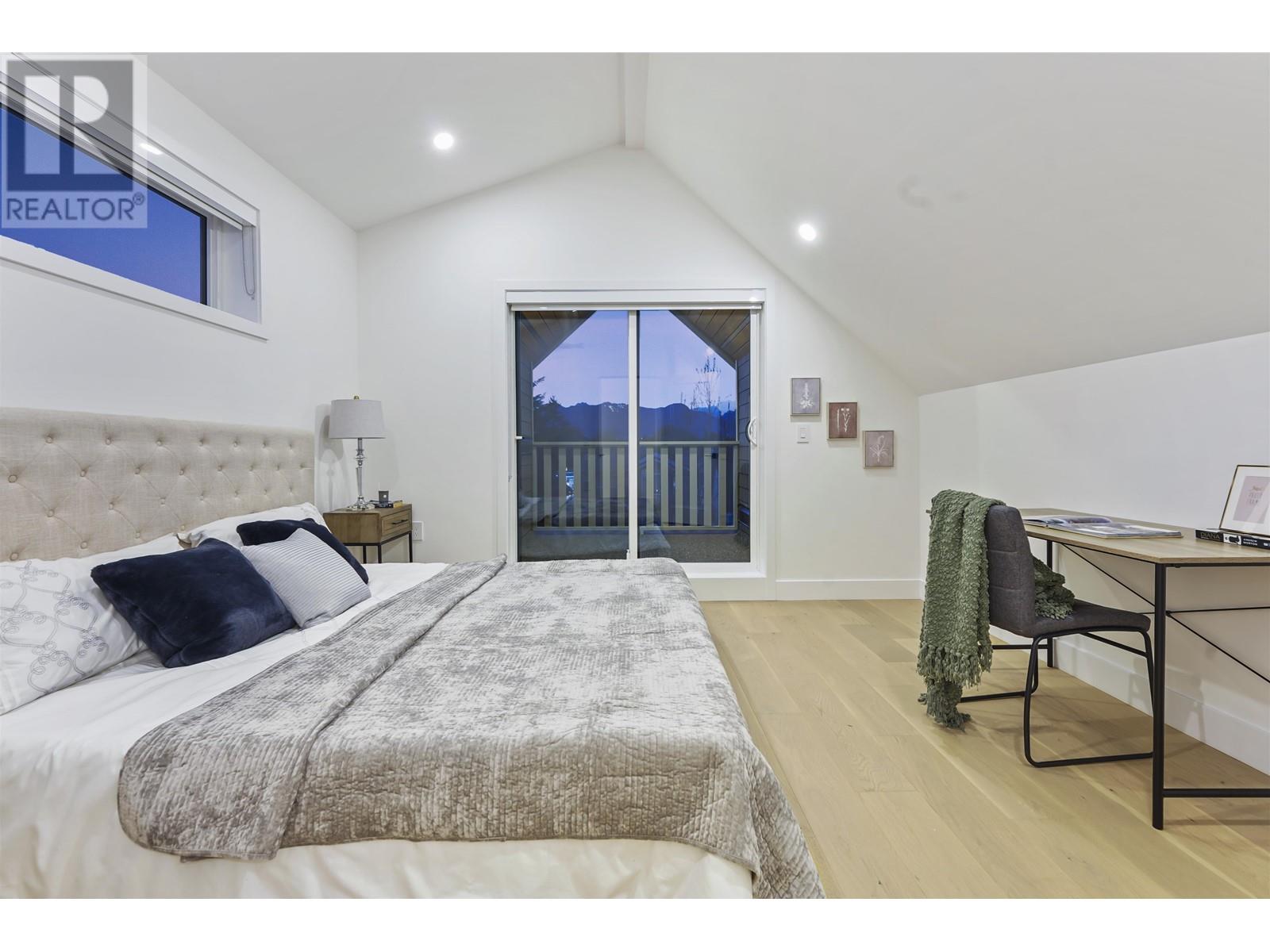 Listing Picture 27 of 35 : 1 1322 E 13TH AVENUE, Vancouver / 溫哥華 - 魯藝地產 Yvonne Lu Group - MLS Medallion Club Member