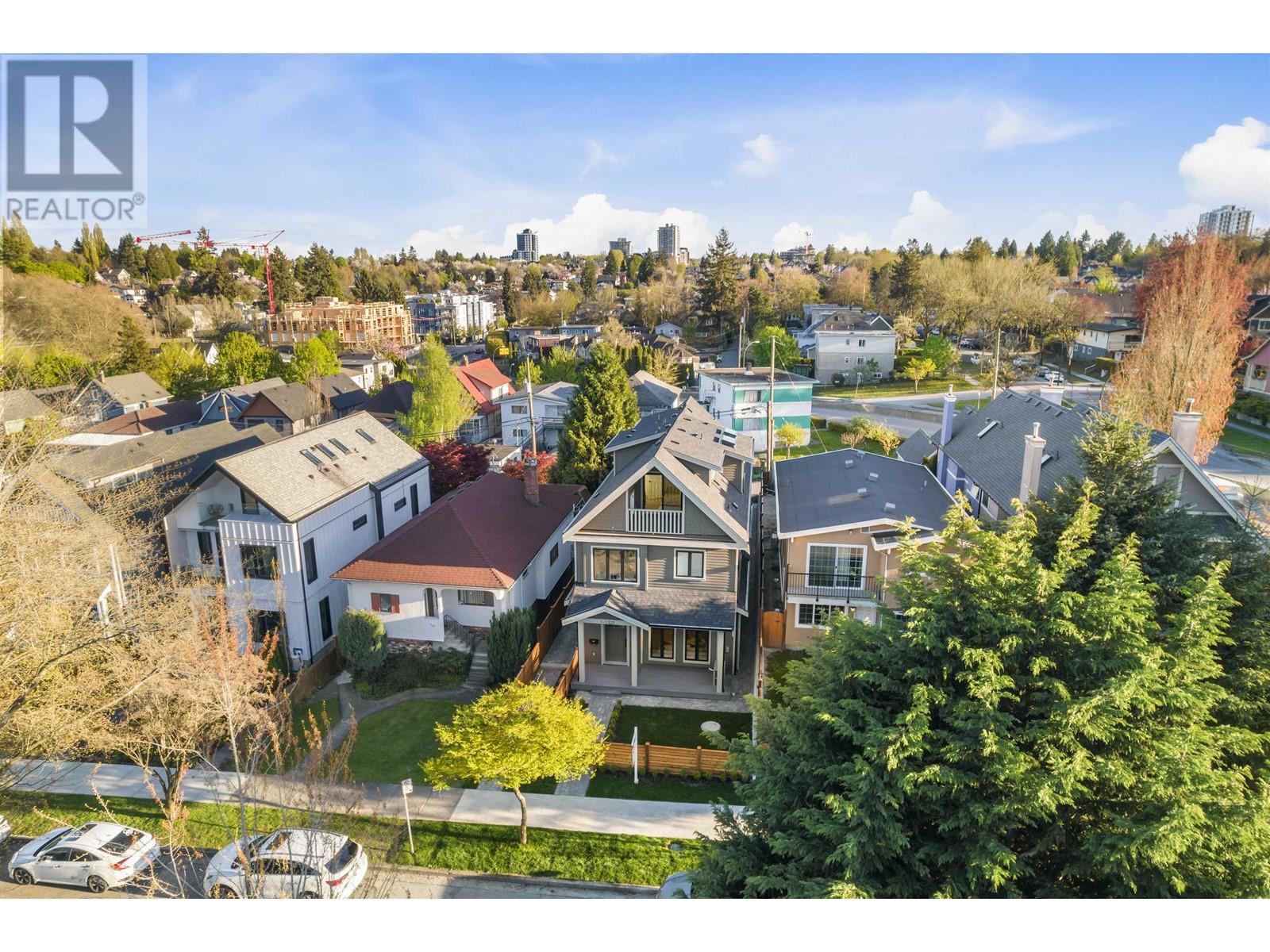 Listing Picture 32 of 35 : 1 1322 E 13TH AVENUE, Vancouver / 溫哥華 - 魯藝地產 Yvonne Lu Group - MLS Medallion Club Member