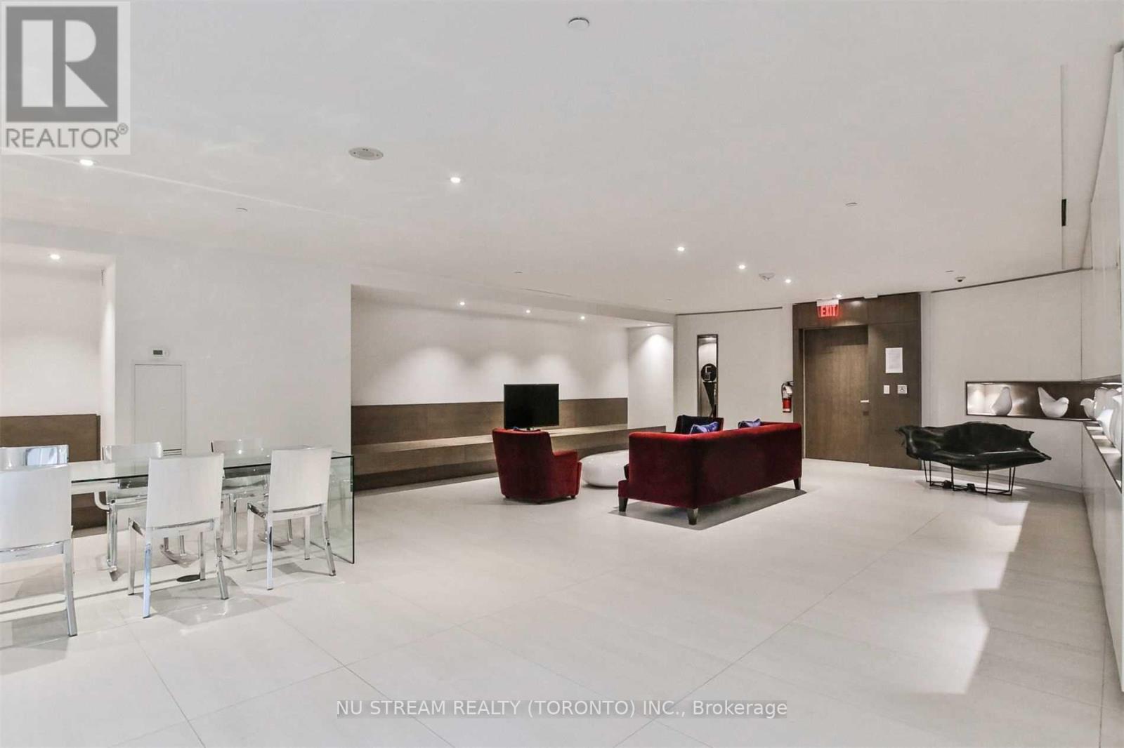 1701 - 1 Bloor Street E, Toronto, Ontario  M4W 0A8 - Photo 3 - C12052270
