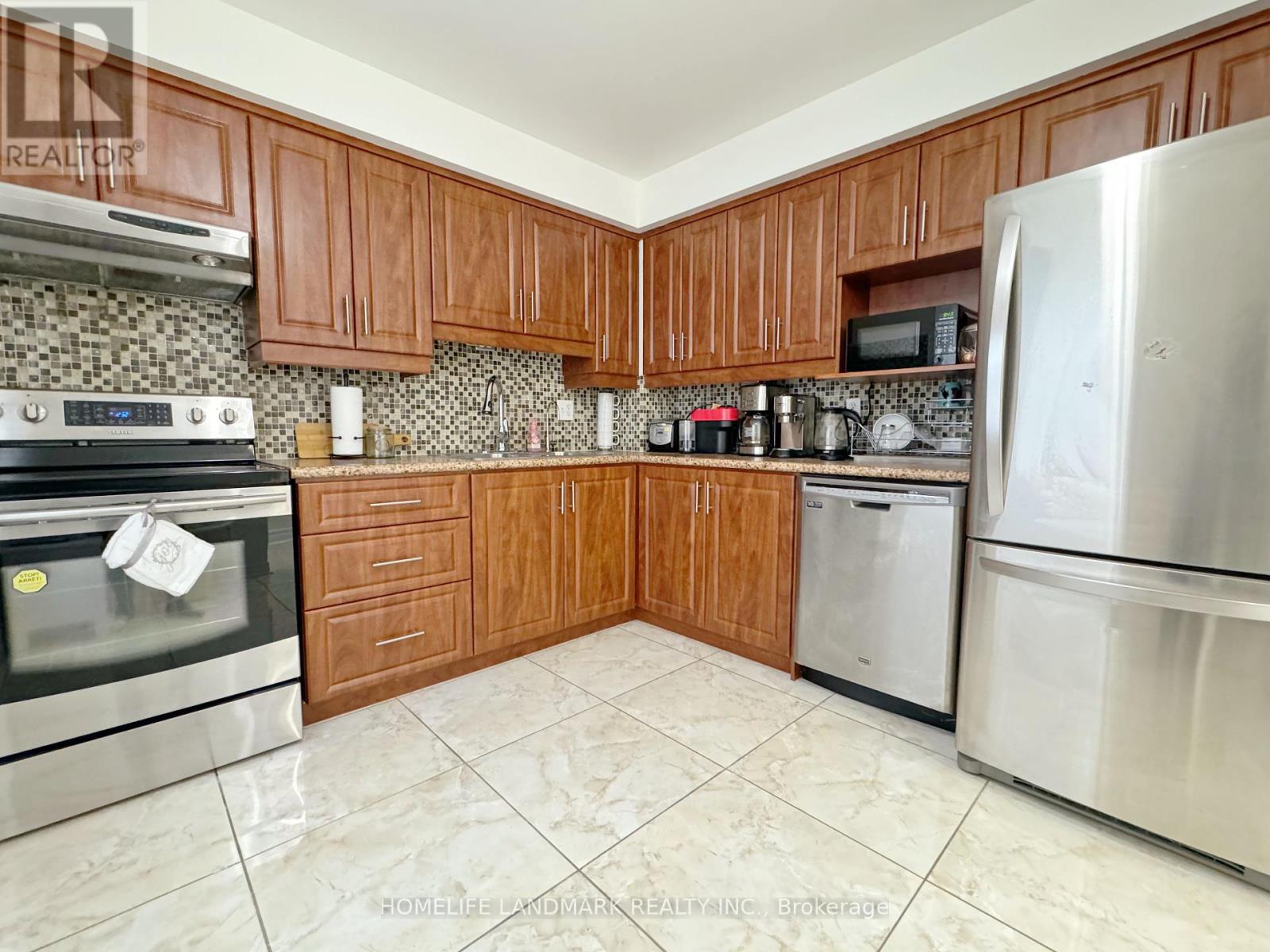 1 - 900 Central Park Drive, Brampton, Ontario  L6S 3J6 - Photo 7 - W12052265