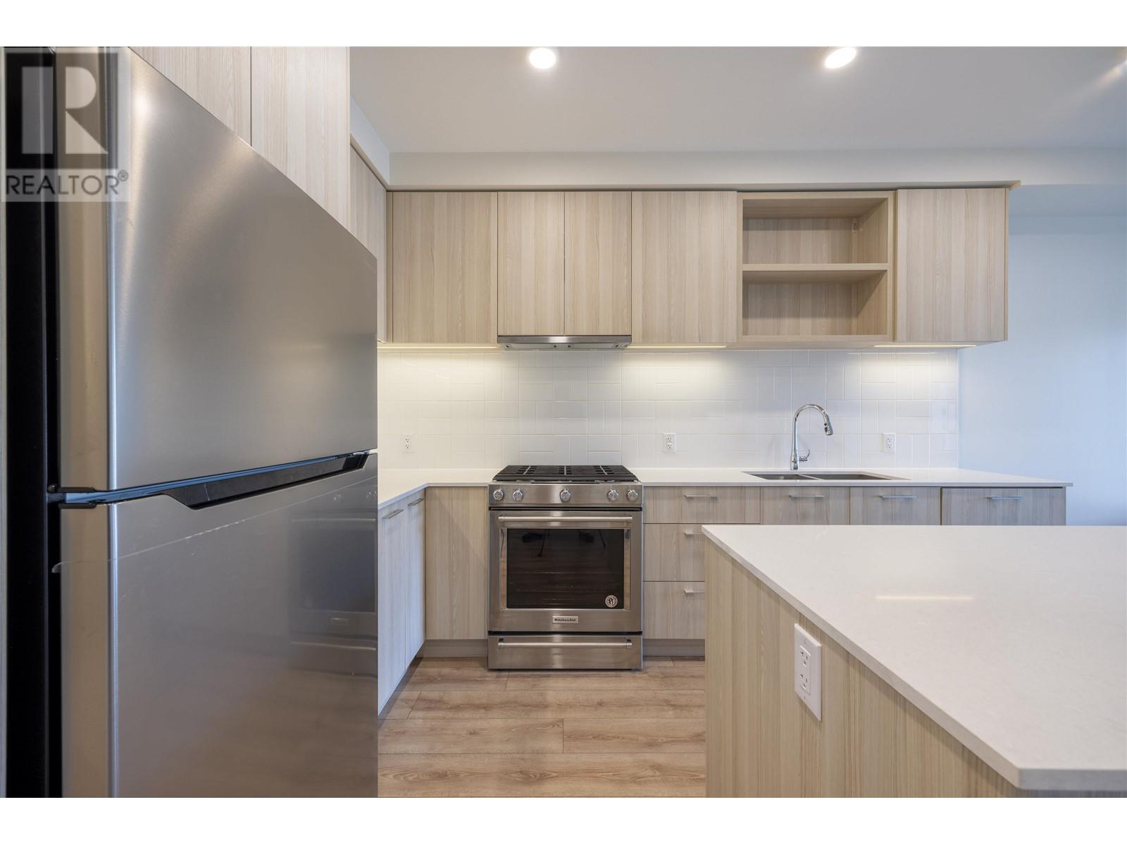 213 721 Anskar Crescent, Coquitlam, British Columbia  V3J 0L4 - Photo 2 - R2984021