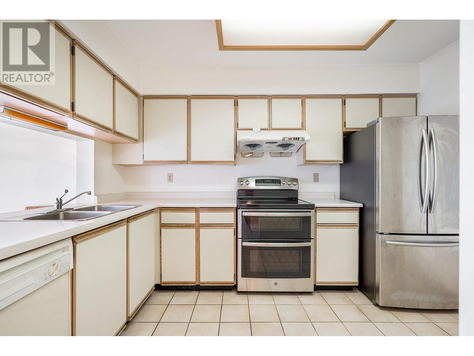 905 6070 Mcmurray Avenue, Burnaby, British Columbia  V5H 4J3 - Photo 3 - R2984049