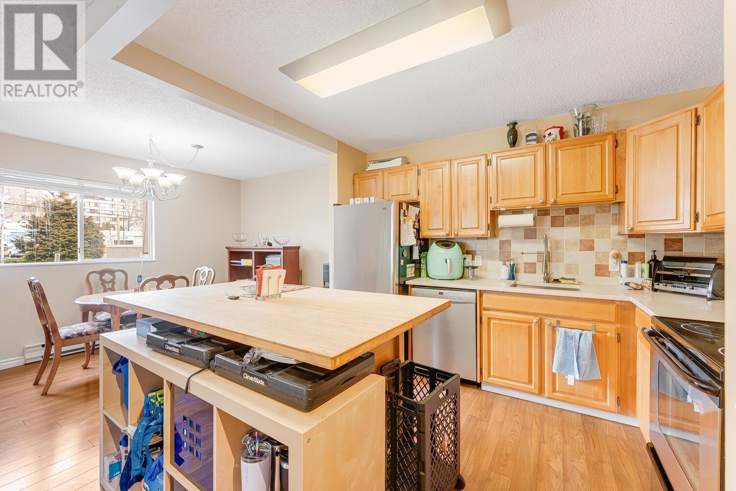 202 550 Eighth Street, New Westminster, British Columbia  V3M 3R9 - Photo 5 - R2984086