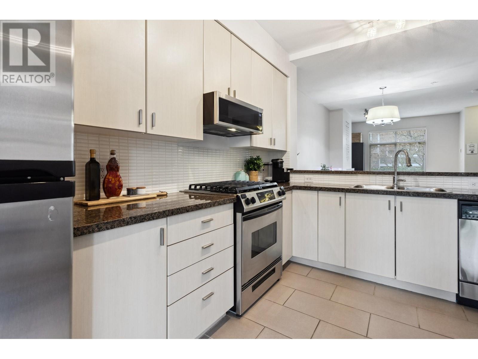 83 6878 Southpoint Drive, Burnaby, British Columbia  V3N 5E4 - Photo 12 - R2984097