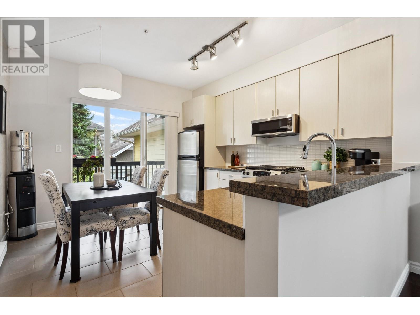 83 6878 Southpoint Drive, Burnaby, British Columbia  V3N 5E4 - Photo 8 - R2984097