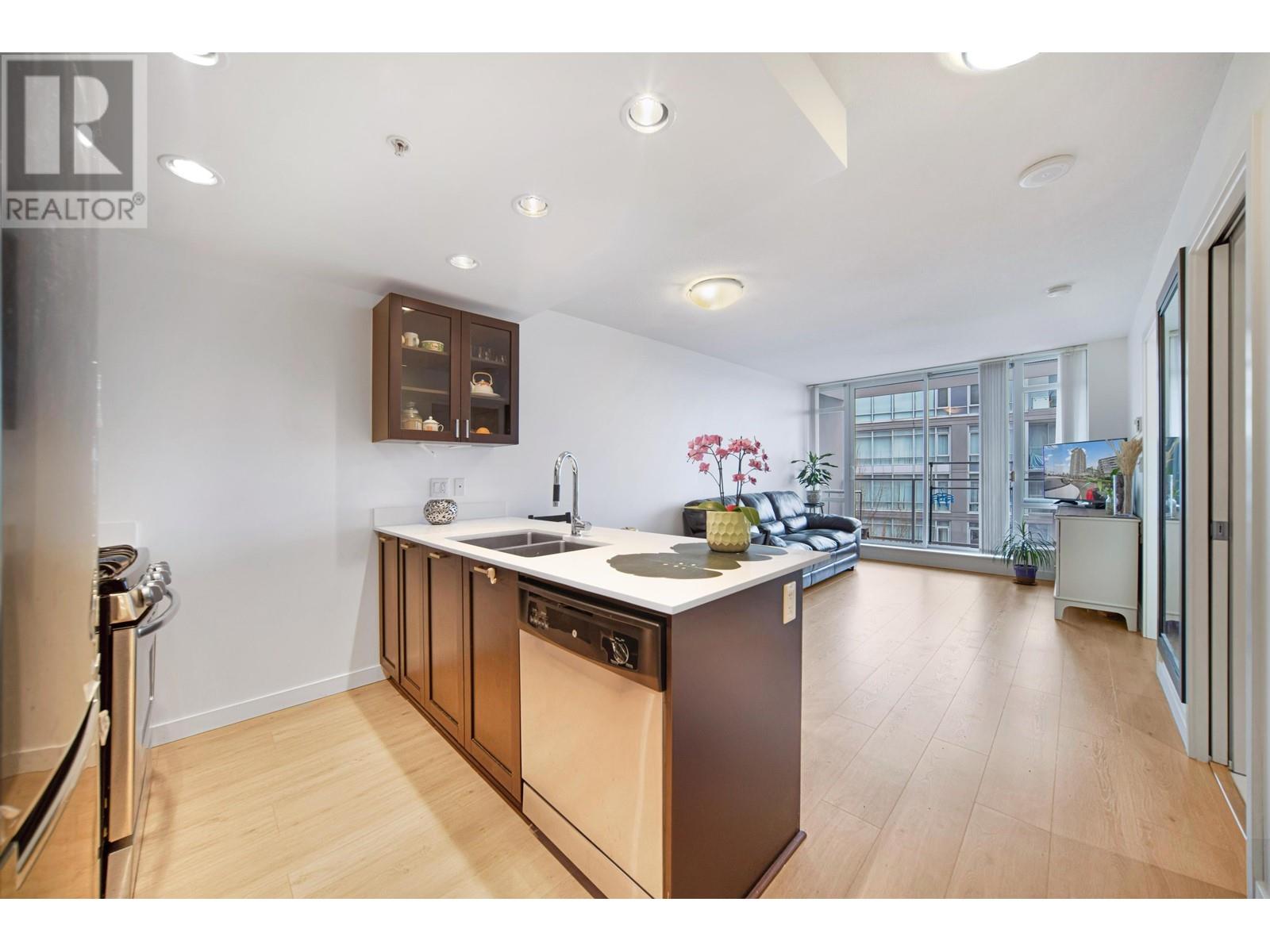 608 4815 E ELDORADO MEWS, vancouver, British Columbia