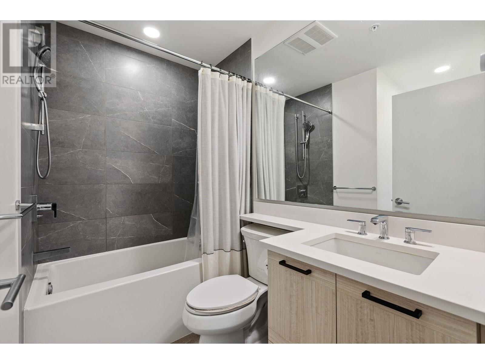 112 7133 14th Avenue, Burnaby, British Columbia  V3N 0H5 - Photo 16 - R2984117