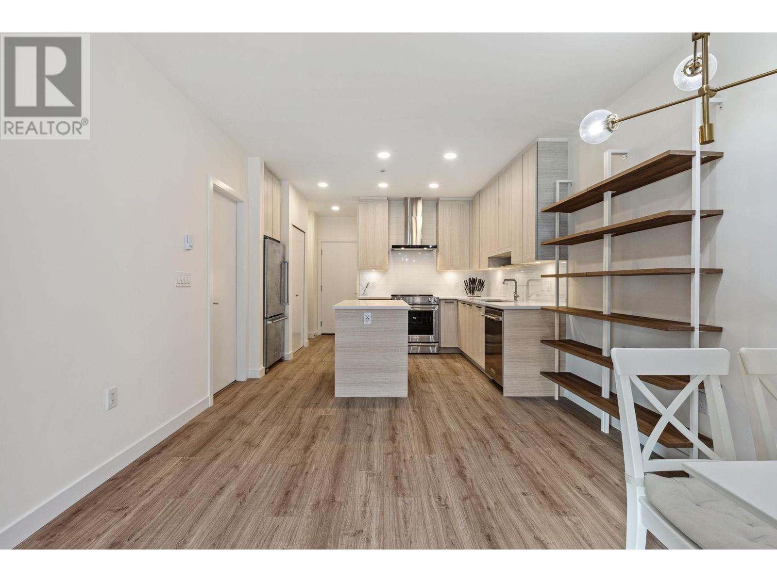 112 7133 14th Avenue, Burnaby, British Columbia  V3N 0H5 - Photo 3 - R2984117