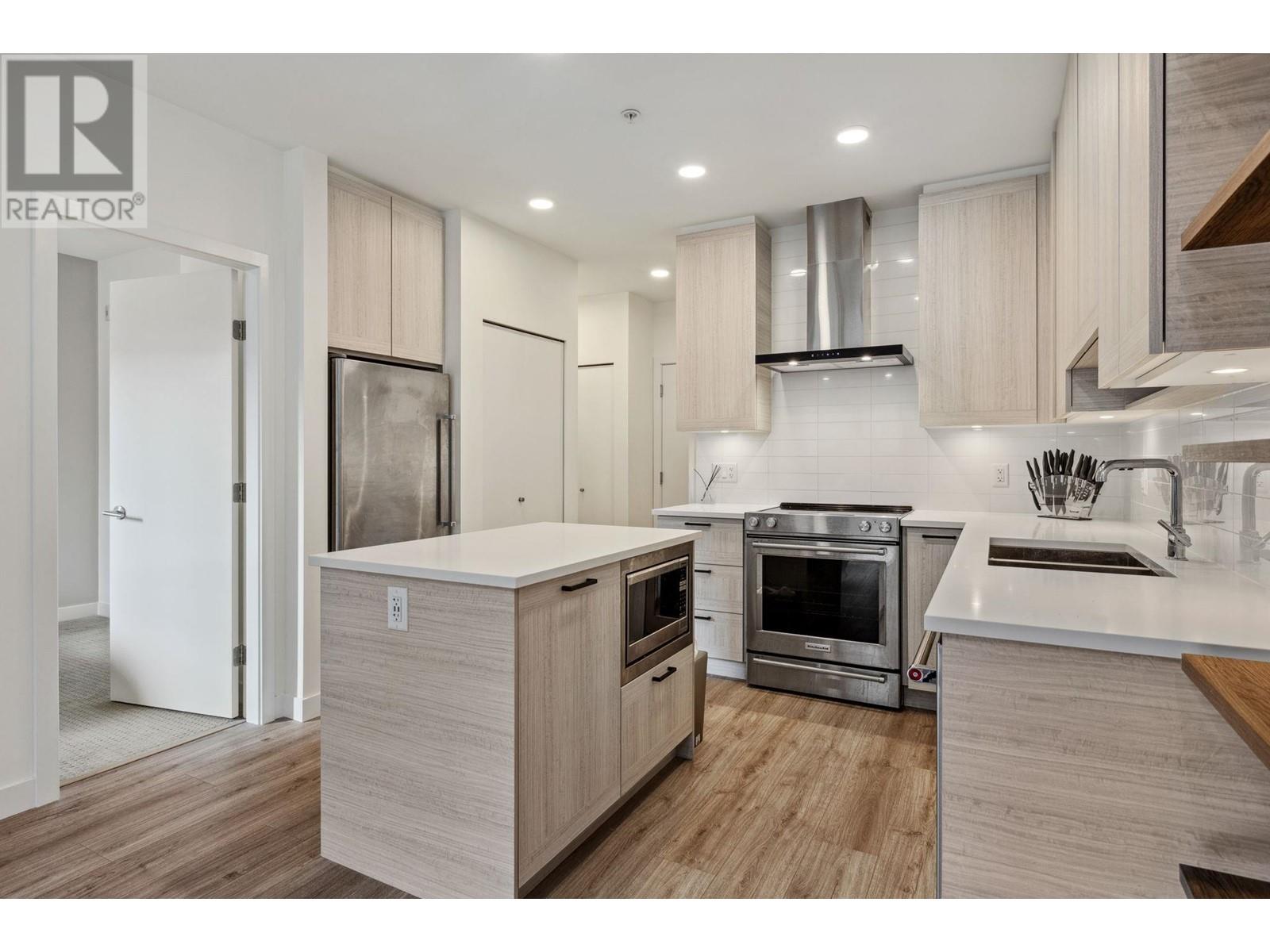 112 7133 14th Avenue, Burnaby, British Columbia  V3N 0H5 - Photo 4 - R2984117