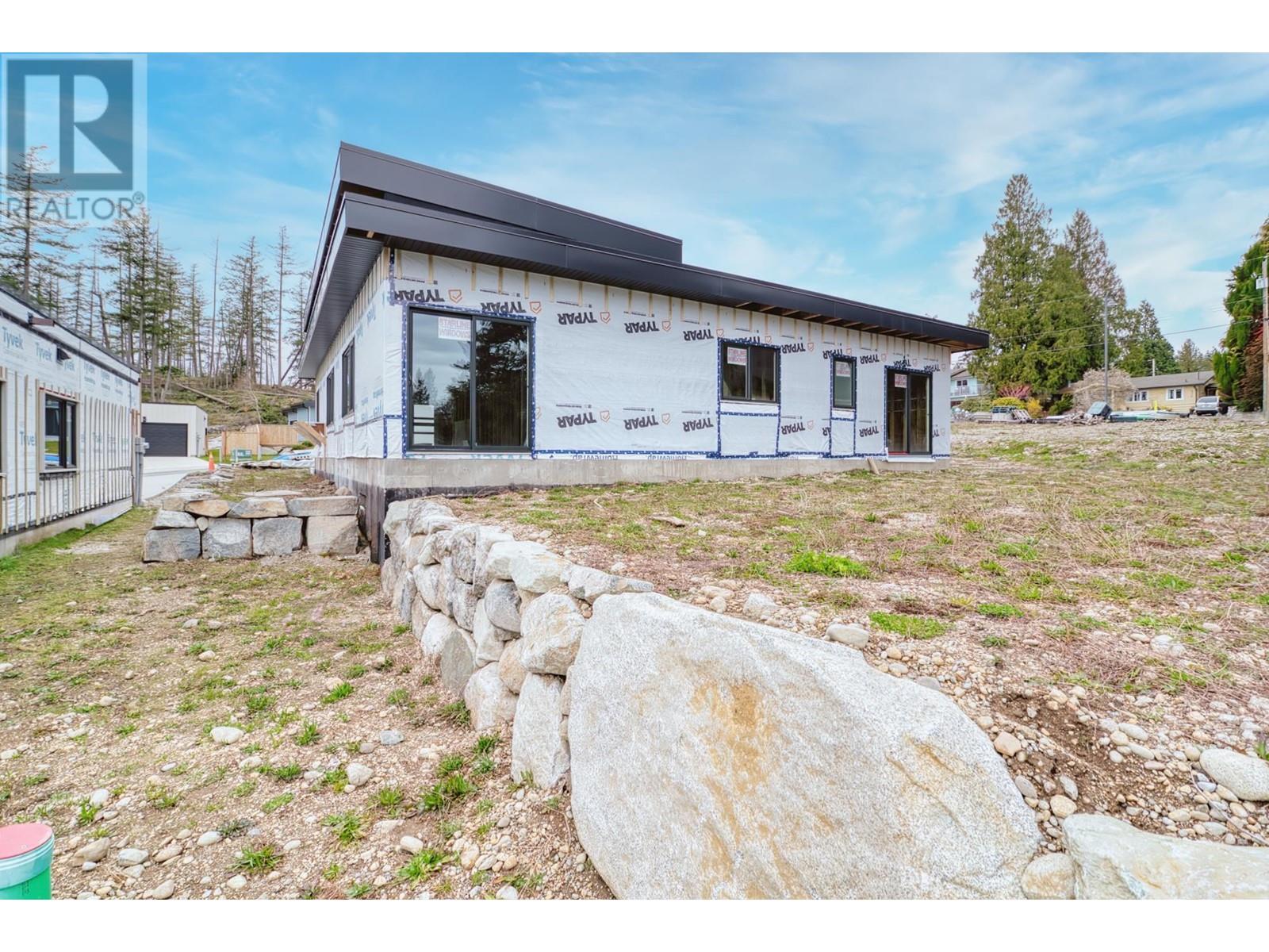5410 Stellar Way, Sechelt, British Columbia  V7Z 0M3 - Photo 18 - R2984082